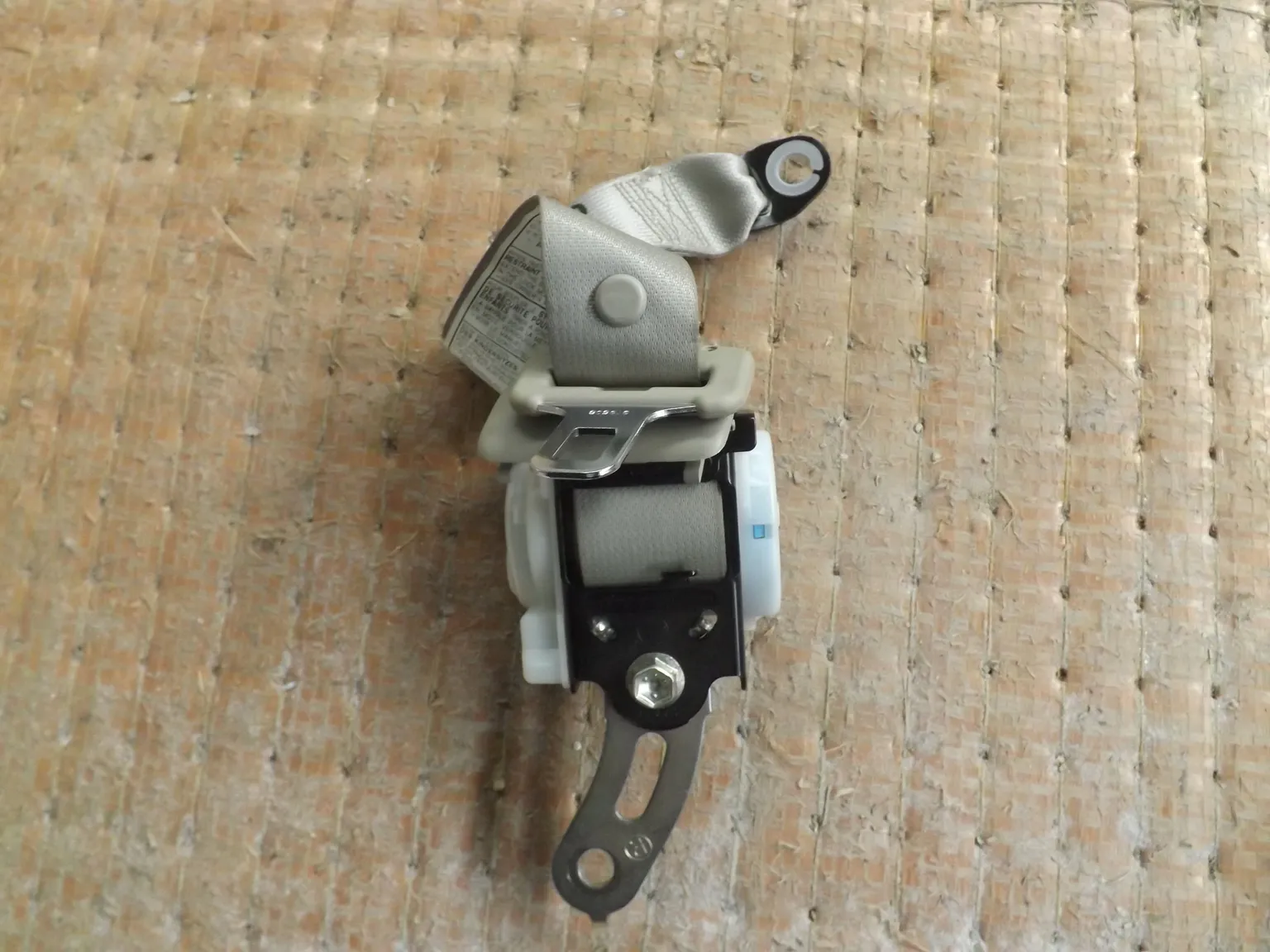 Ремень безопасности TOYOTA AVENSIS AZT251 (Контрактный) 1043500003