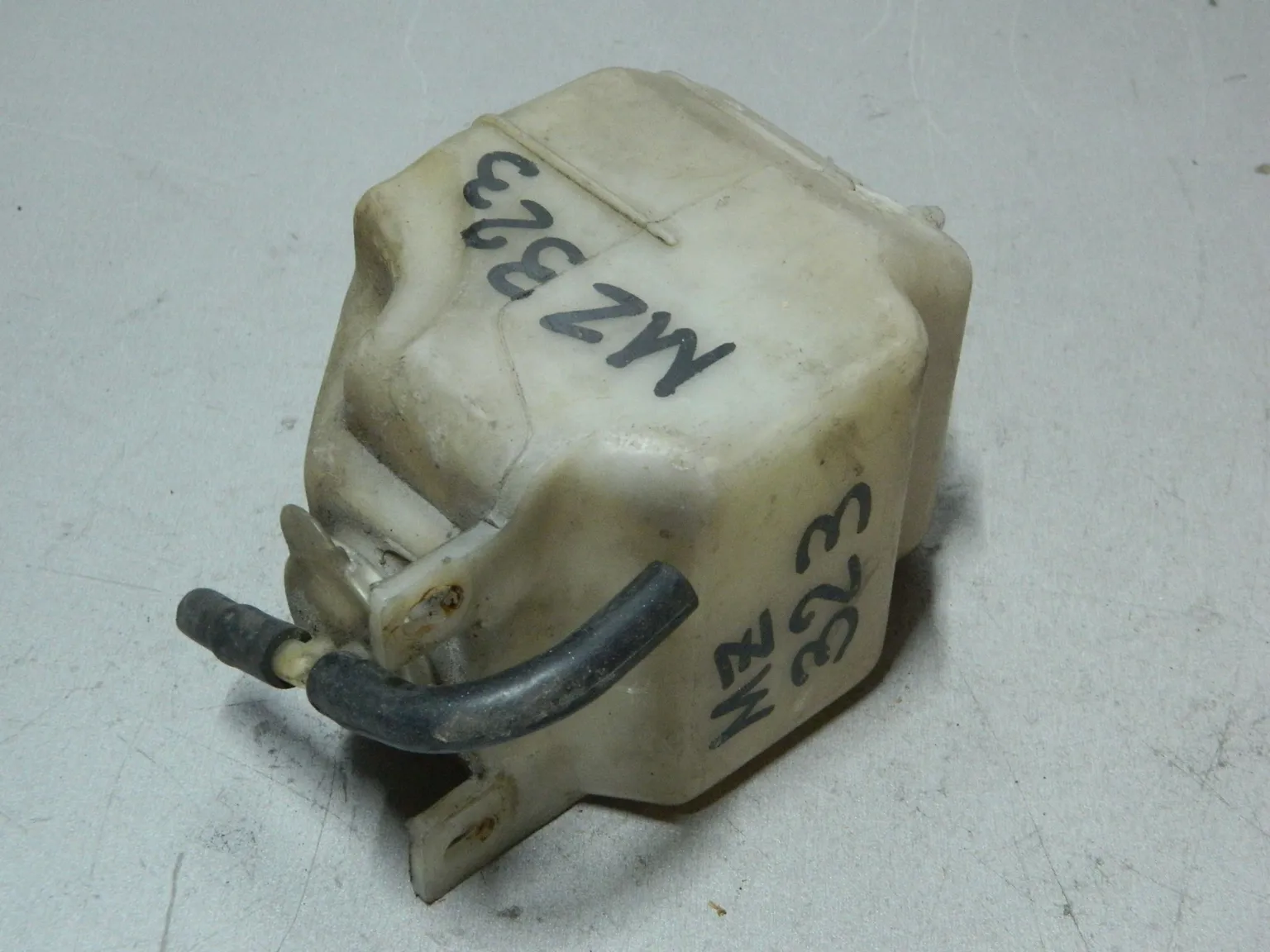 Бачок расширительный MAZDA 323 BW (Контрактный) 81539035