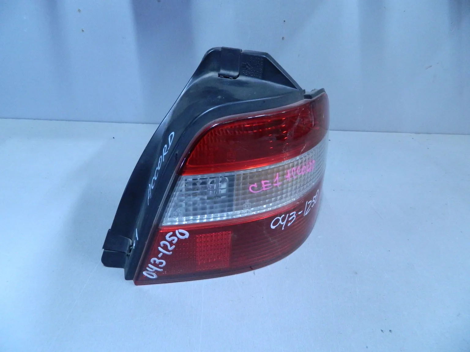 Фонарь HONDA ACCORD CE1 Зад Прав (Контрактный) 68000569