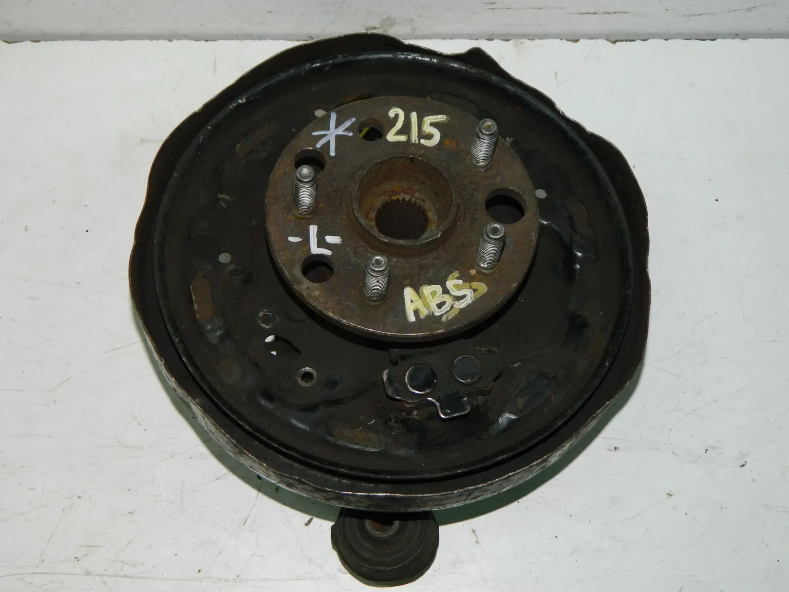 Ступица TOYOTA CALDINA ST215 Зад Лев (Контрактный) 40940680