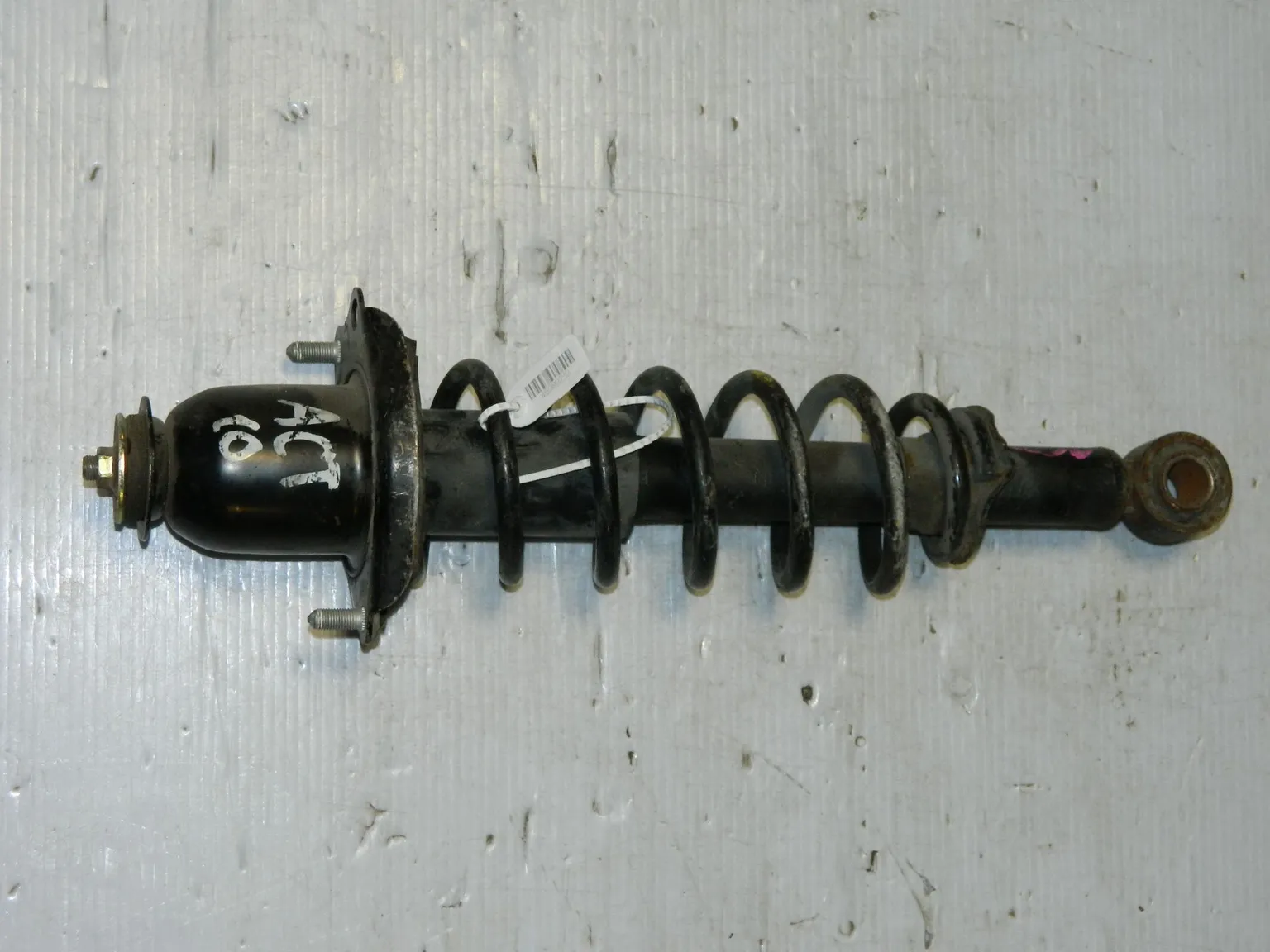 Стойка подвески TOYOTA OPA ACT10 Зад Лев (Контрактный)