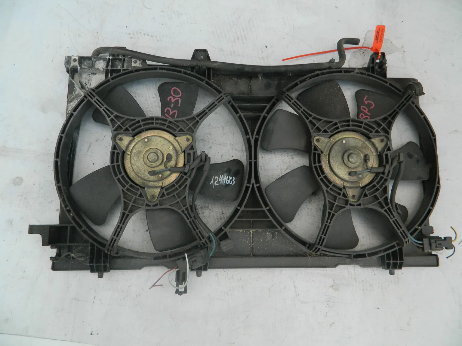 Диффузор радиатора SUBARU FORESTER SG5 (Контрактный) 72355199