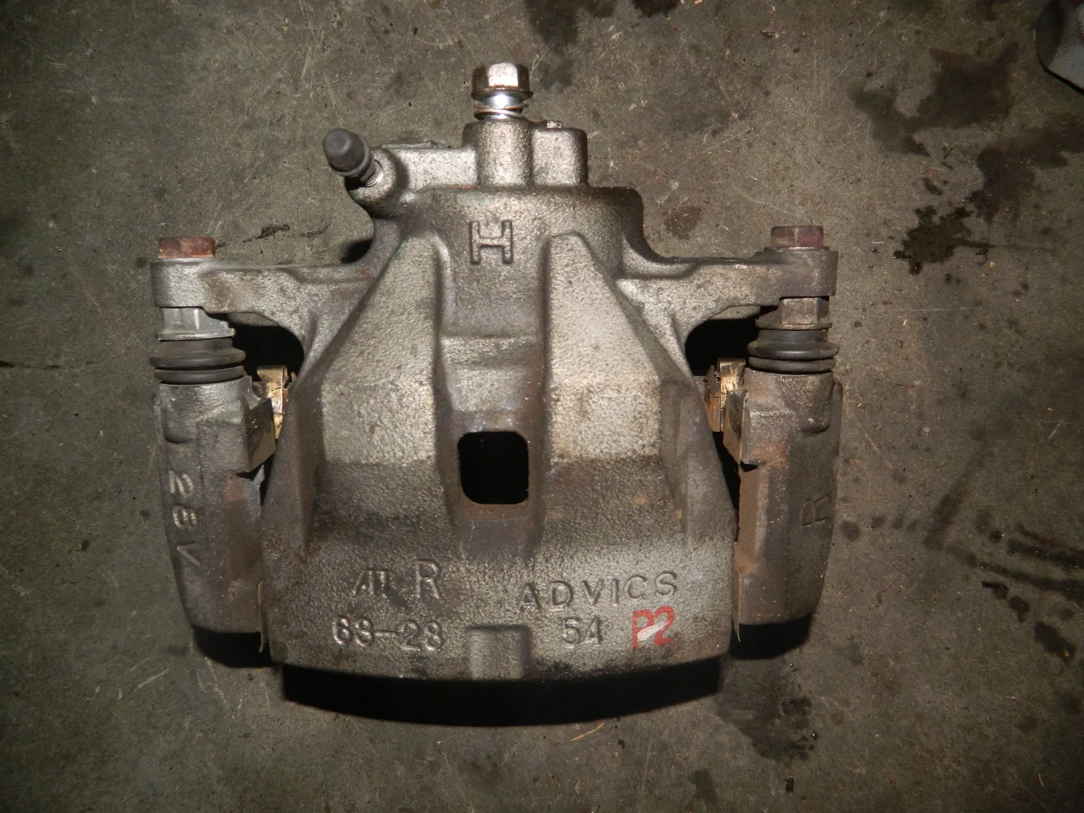 Суппорт TOYOTA CAMRY ACV40 Перед Прав (Контрактный) 1102010727