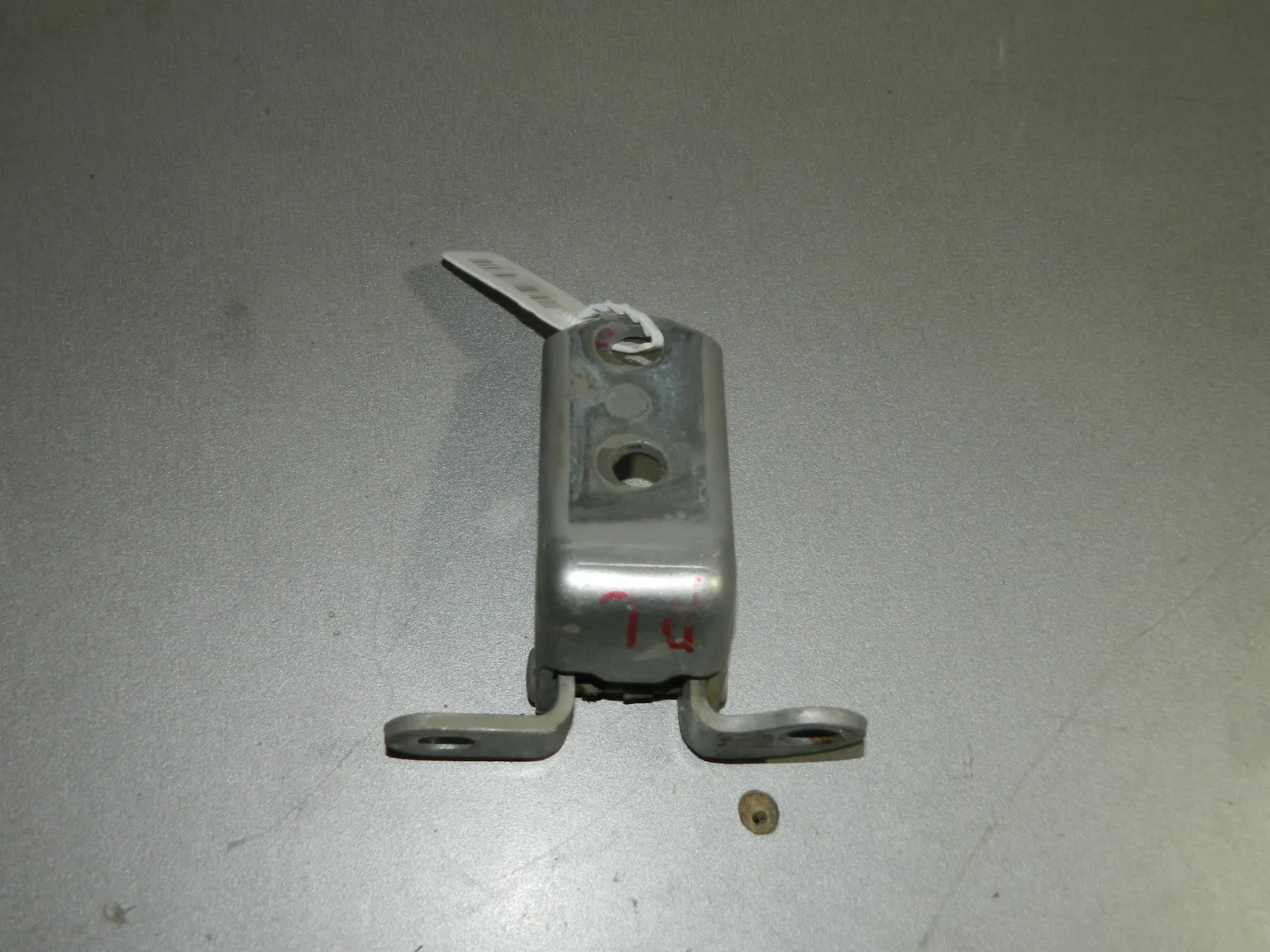 Петля двери TOYOTA COROLLA E120 Зад Лев Низ (Б/У) 45990779