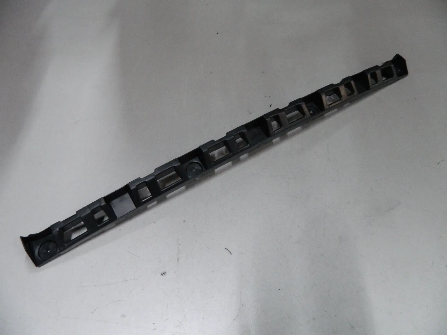 Кронштейн бампера JORDEN JH02POL15027C VOLKSWAGEN POLO 11- Задн Центр