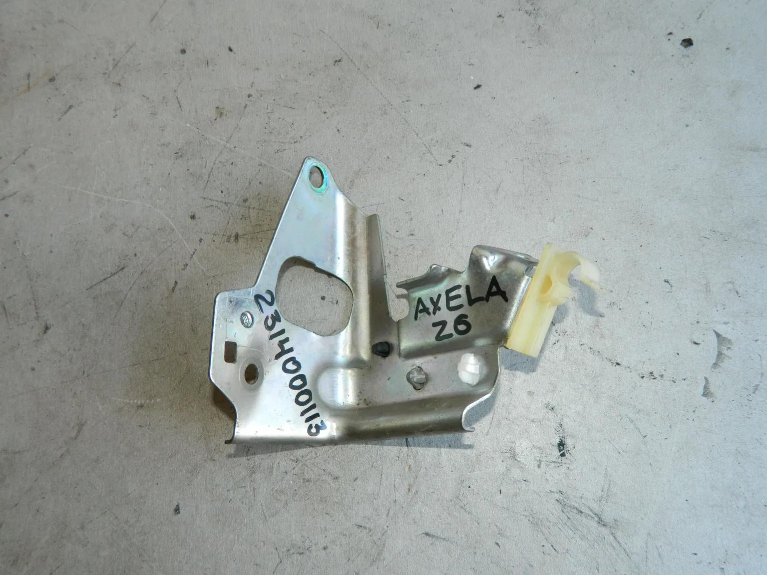 Кронштейн двигателя MAZDA AXELA BL6FJ Z6 (Контрактный) 2314000113