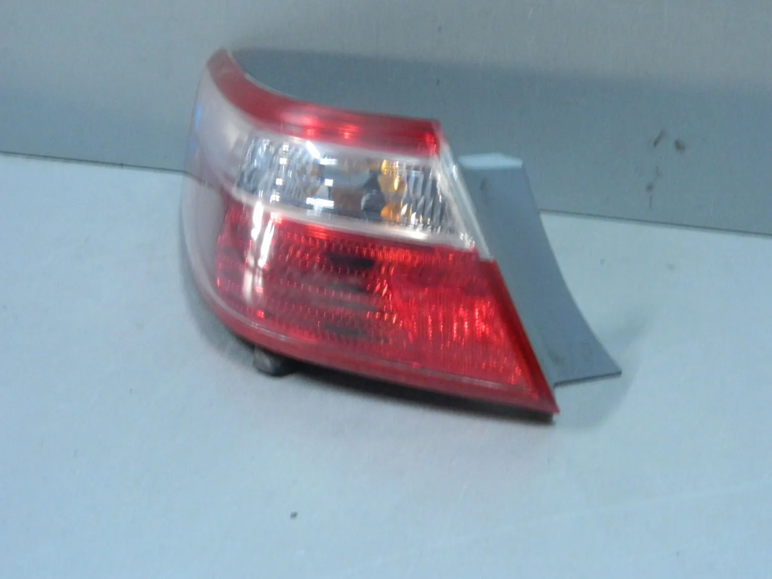 Фонарь TOYOTA CAMRY ACV40 Зад Лев 33100 (Контрактный) 110201104