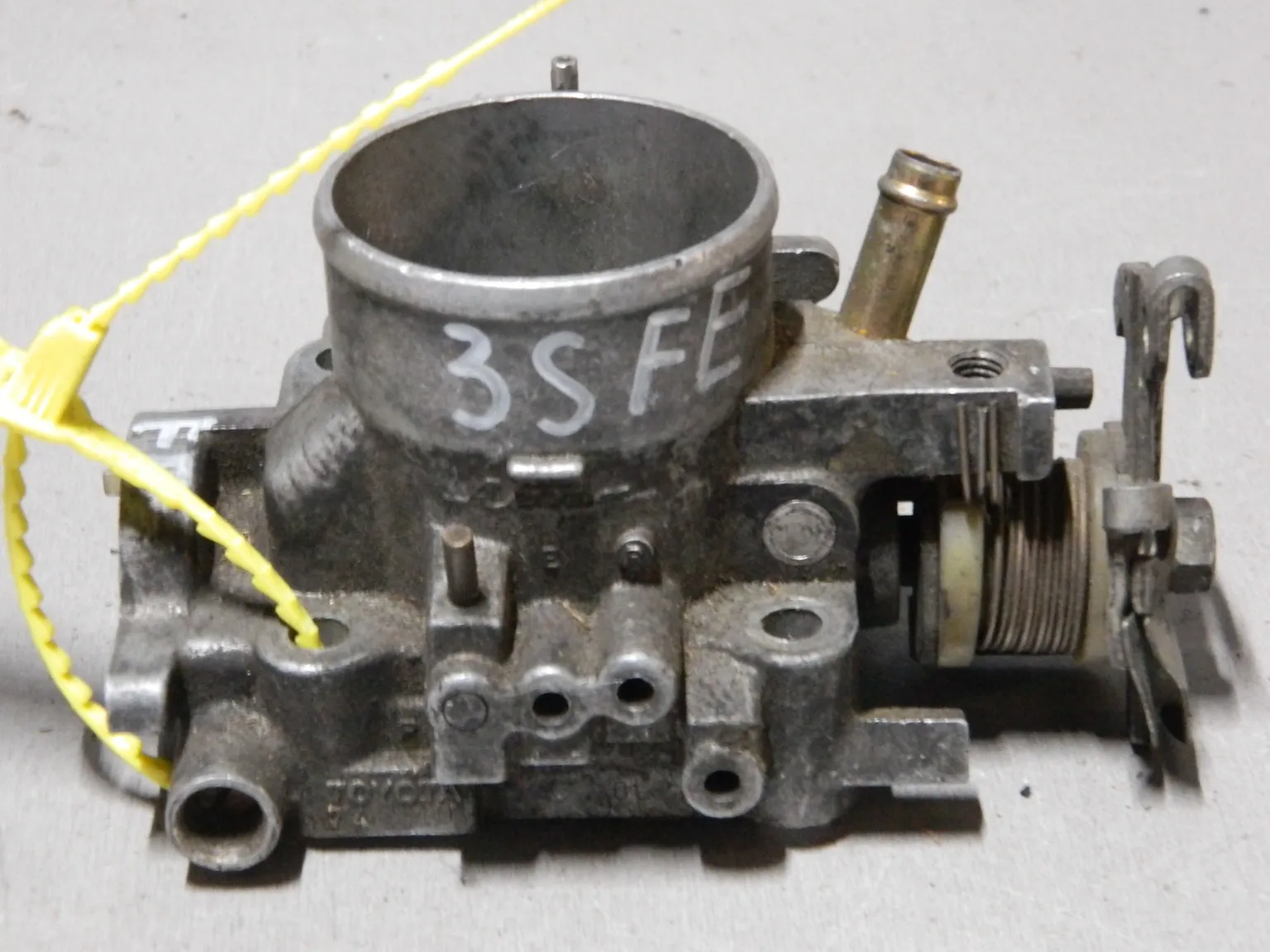 Дроссельная заслонка TOYOTA 3SFE (Контрактный) 79780588