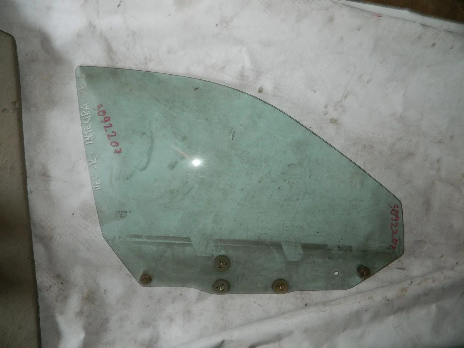 Стекло двери HONDA INTEGRA Перед. Прав (Контрактный) 3092207