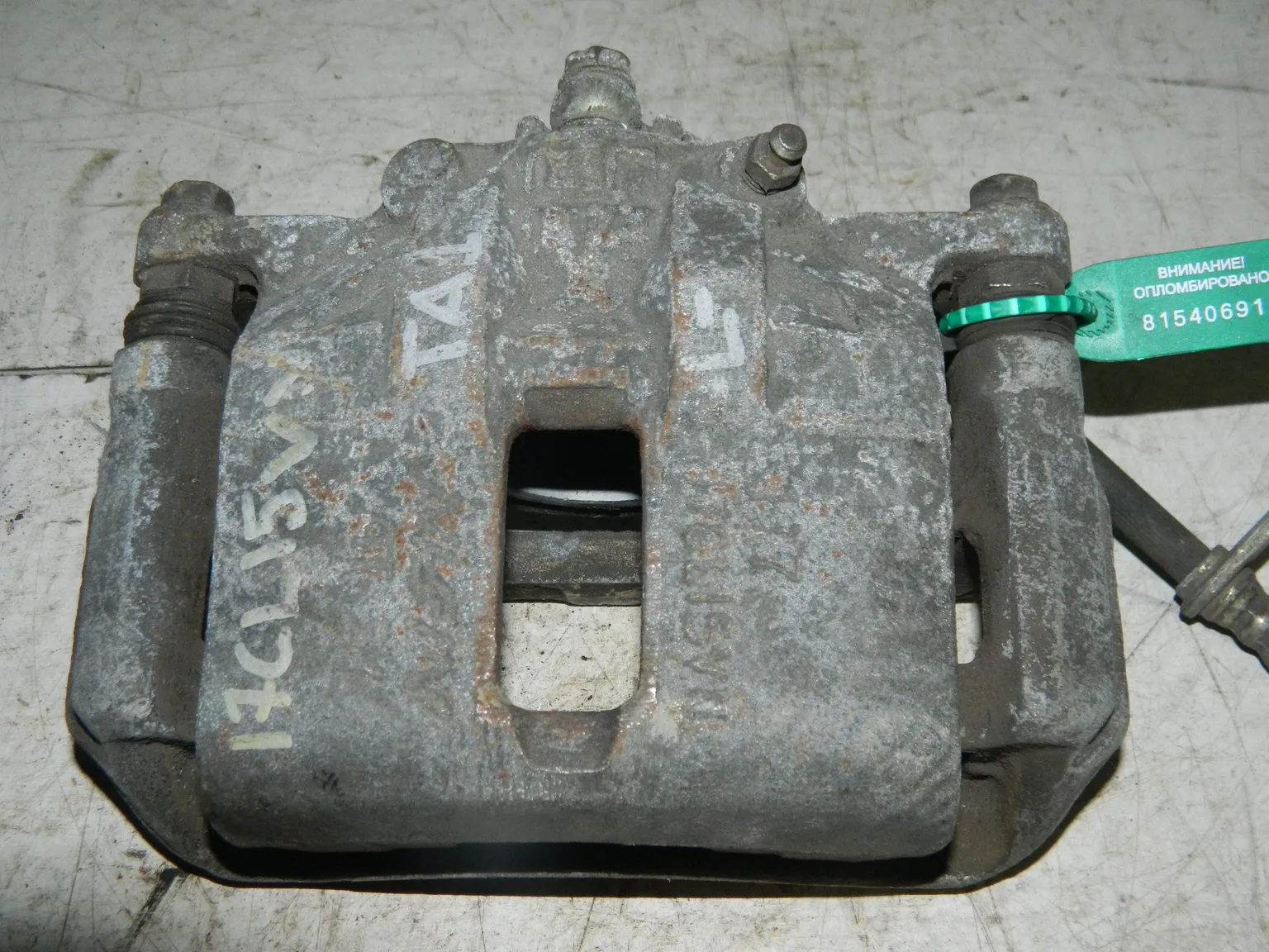 Суппорт HONDA AVANCIER TA1 Перед Лев (Контрактный) 81540691