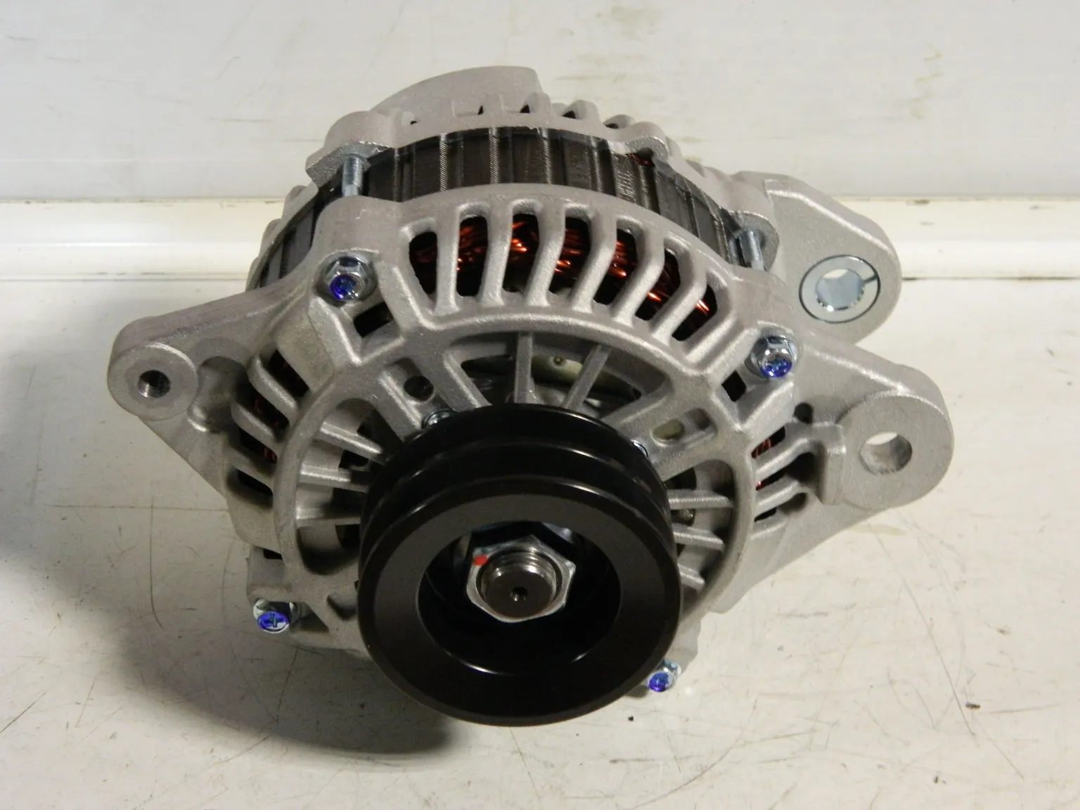 Генератор DAGGER DAL013 103-202 4M40 96-99 MMC CHALLENGER K97WG 97-99 / DELICA 97-04 125A