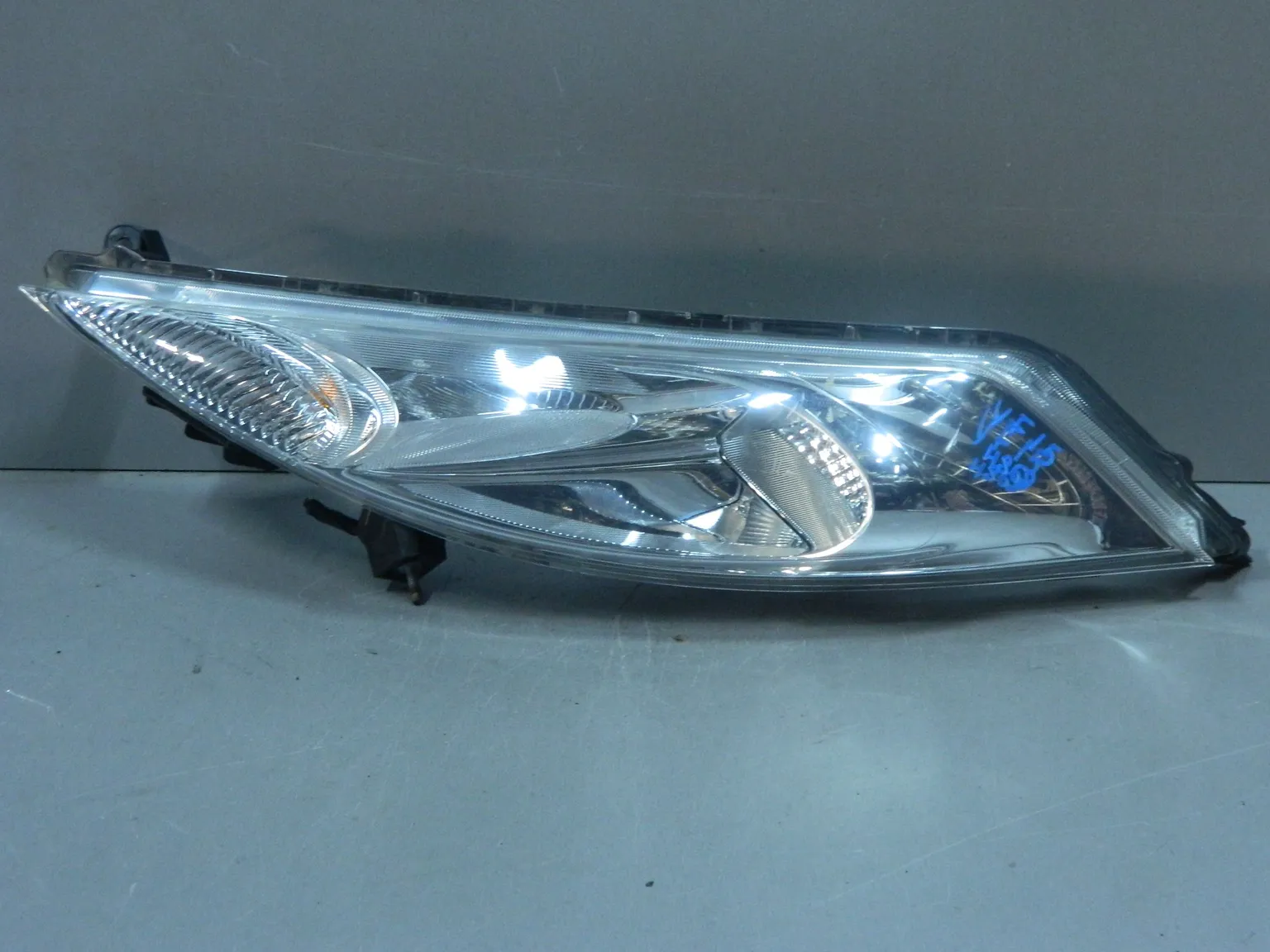 Габарит NISSAN JUKE YF15 Перед Лев (Контрактный) 100509105