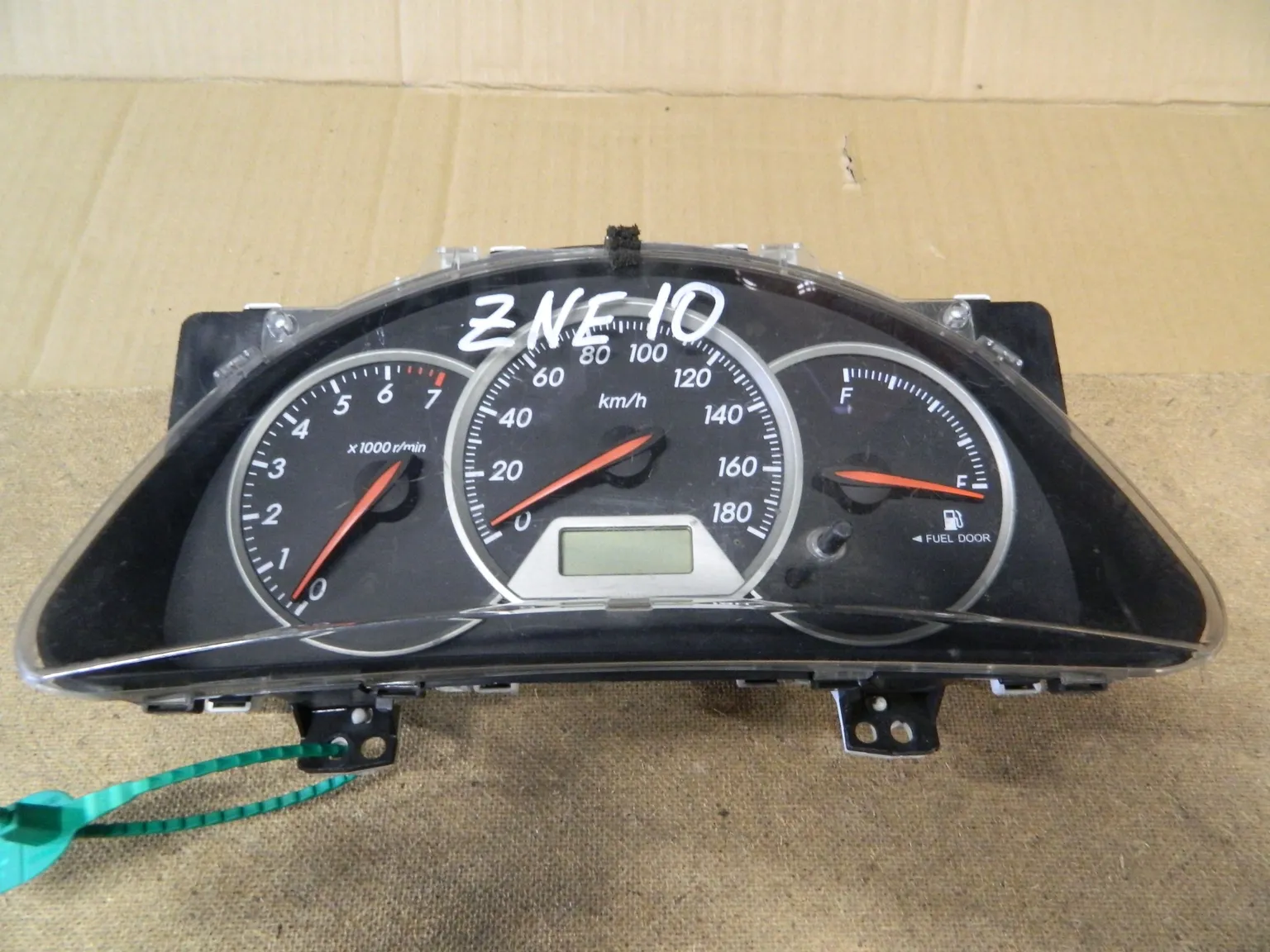 Панель приборов TOYOTA WISH ZNE10 (Контрактный) 79590074