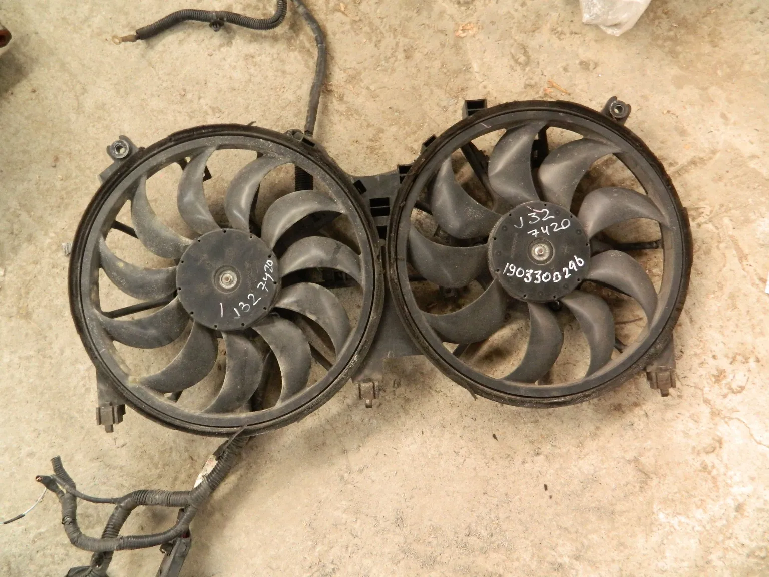 Диффузор радиатора NISSAN TEANA J32 (Контрактный) 1903300296