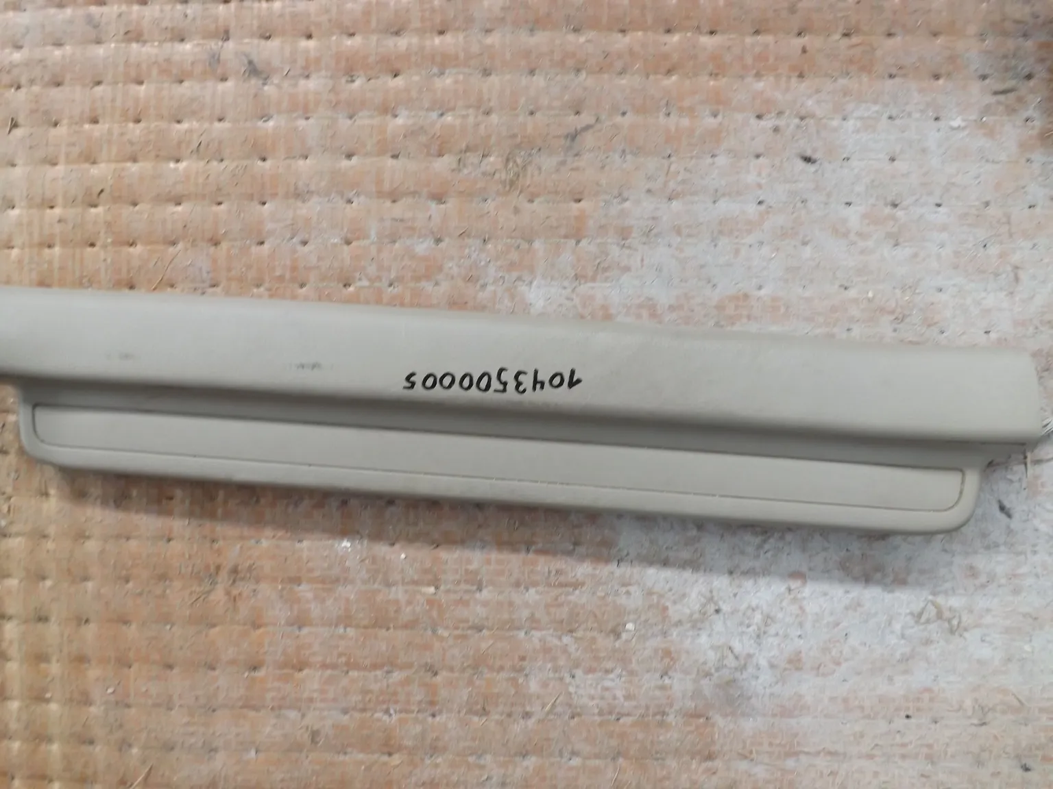 Накладка на порог TOYOTA AVENSIS AZT251 Перед Прав (Контрактный) 1043500005