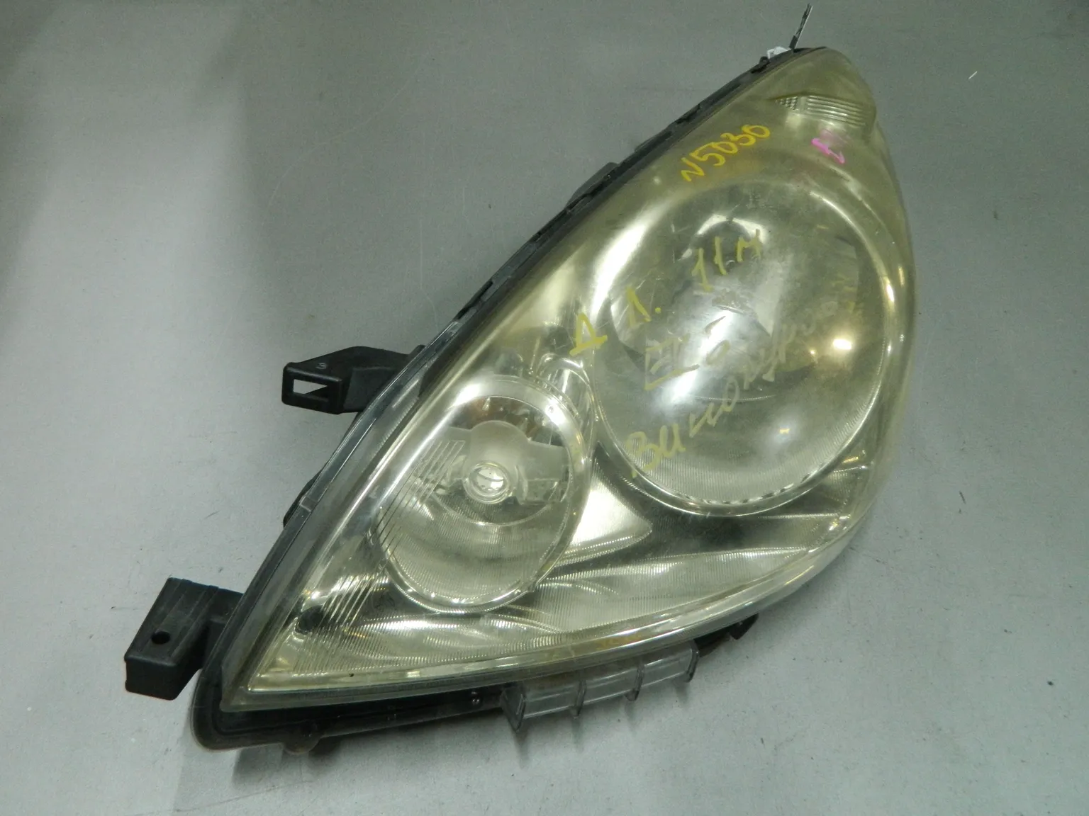 Фара NISSAN NOTE E11 Перед Лев H005 (Контрактный) 45992305