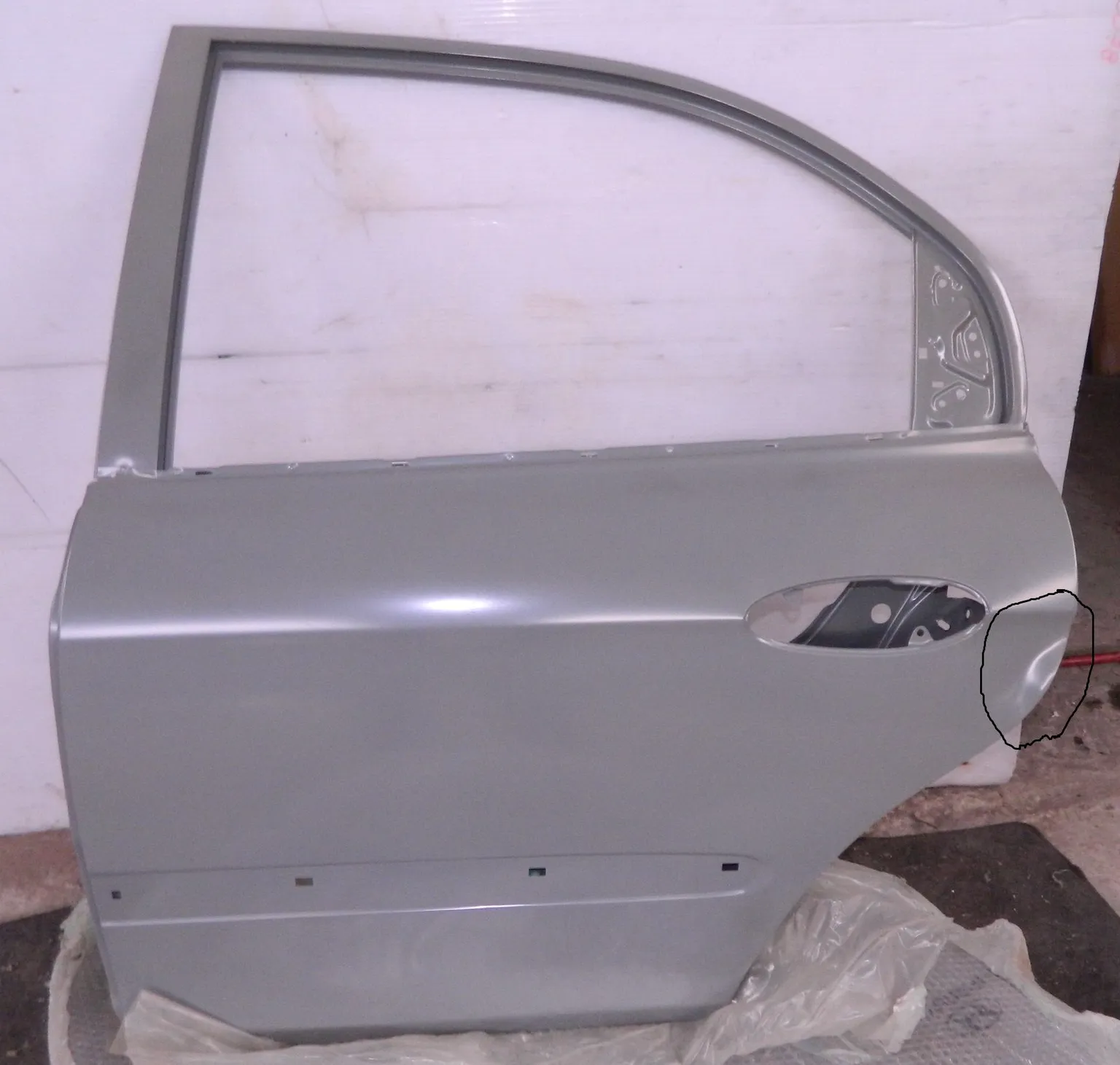 Дверь HYUNDAI-KIA 770033C020 Задн. Лев. HYUNDAI SONATA 2004 УЦЕНКА