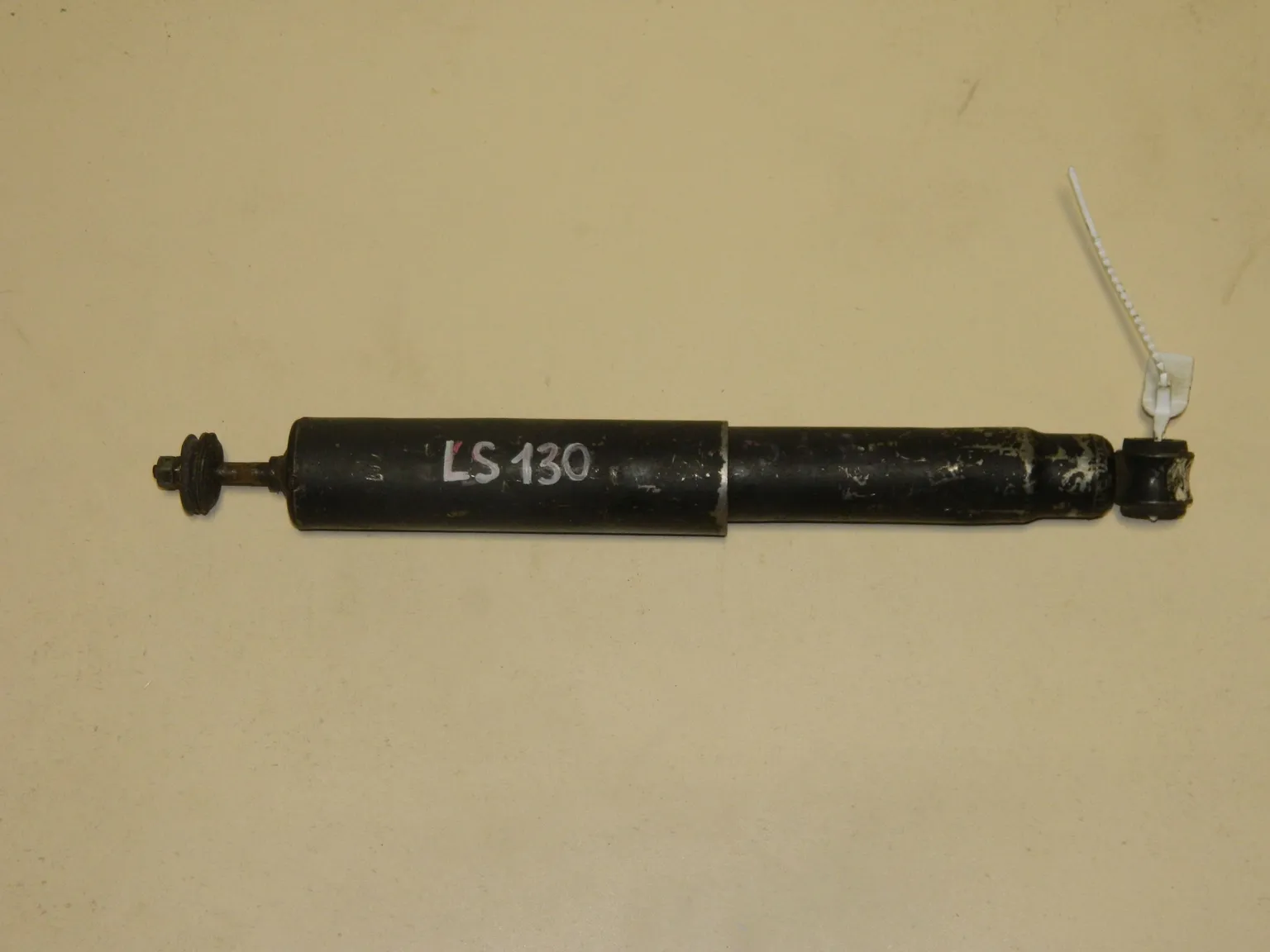 Амортизатор TOYOTA CROWN LS130 Зад (Контрактный) 45992113