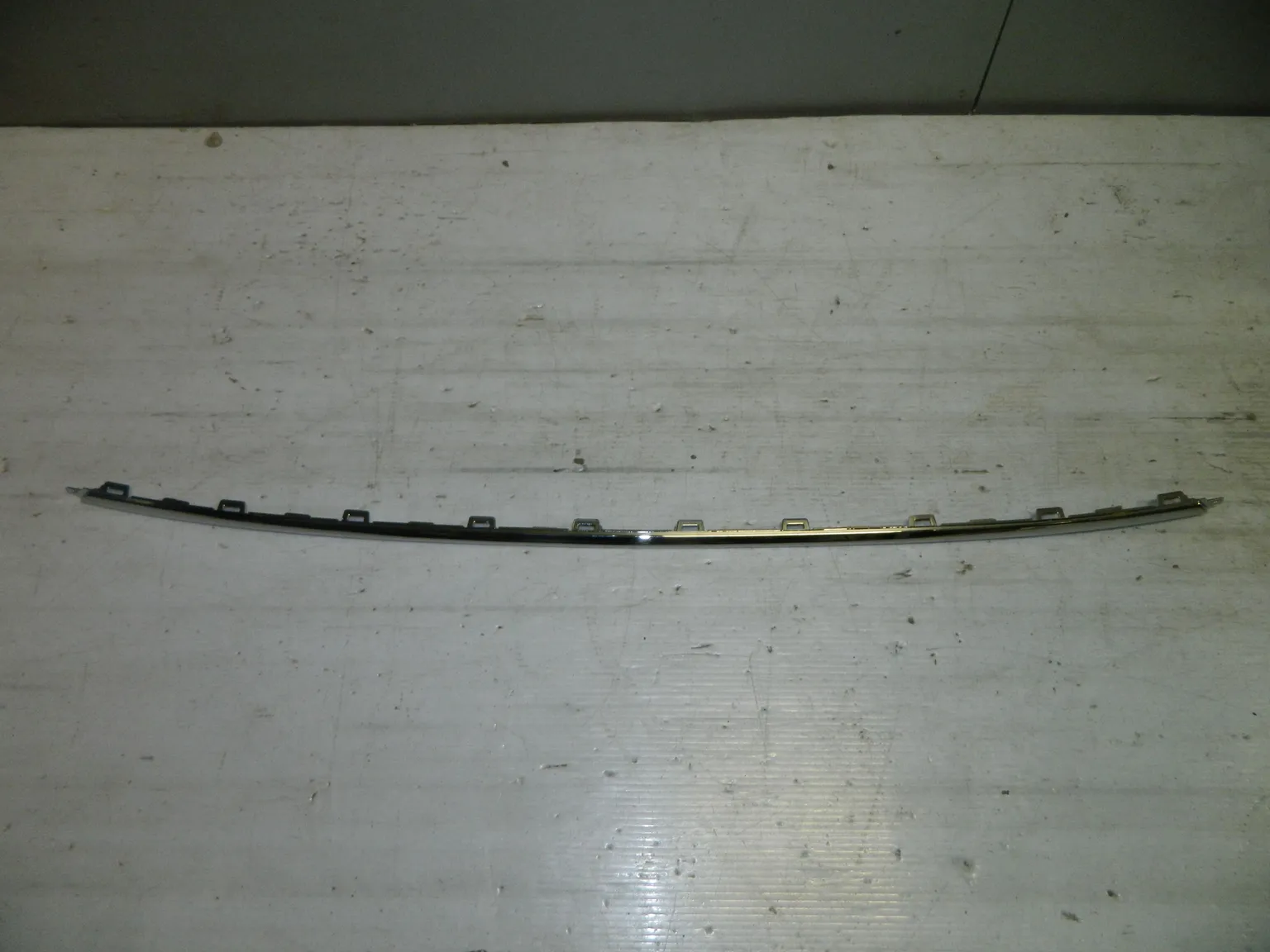 Молдинг бампера NSP NSP086RF853835A VOLKSWAGEN POLO V sedan 15-20 Задн Центр