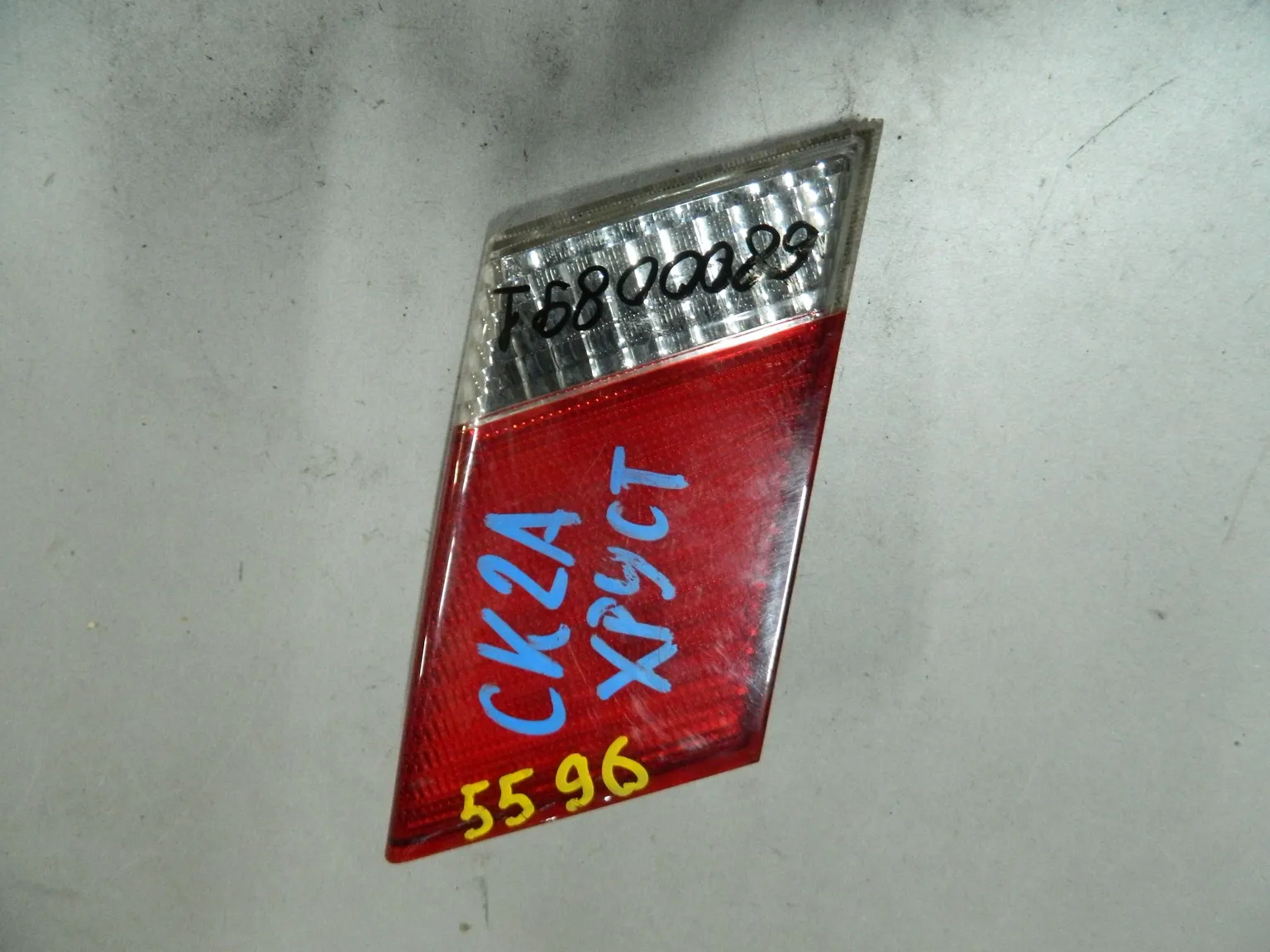 Фонарь MITSUBISHI LANCER CK2A Зад Прав (Контрактный) 68000891