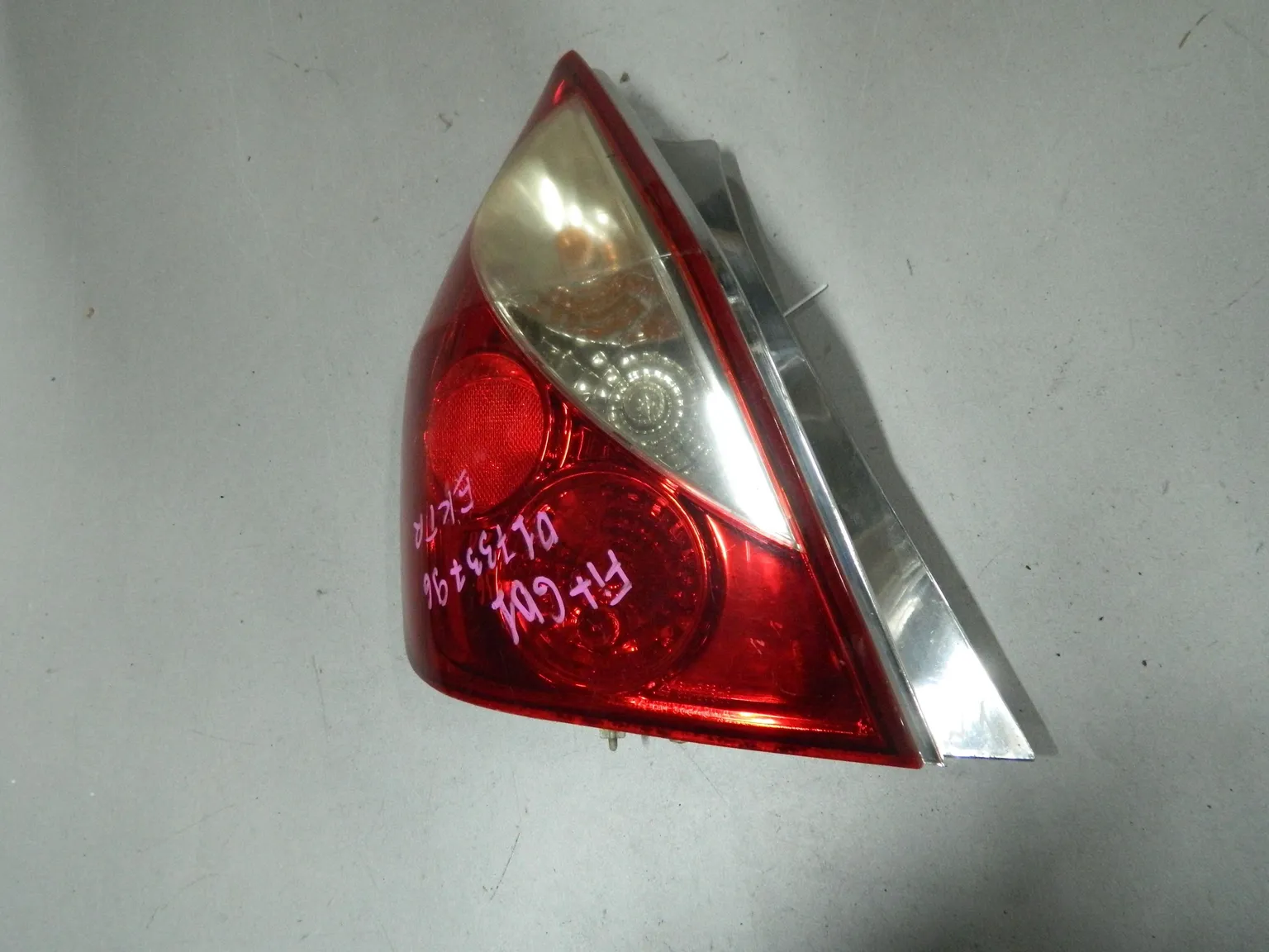 Фонарь HONDA FIT GD1 Зад Лев (Контрактный) 68000831