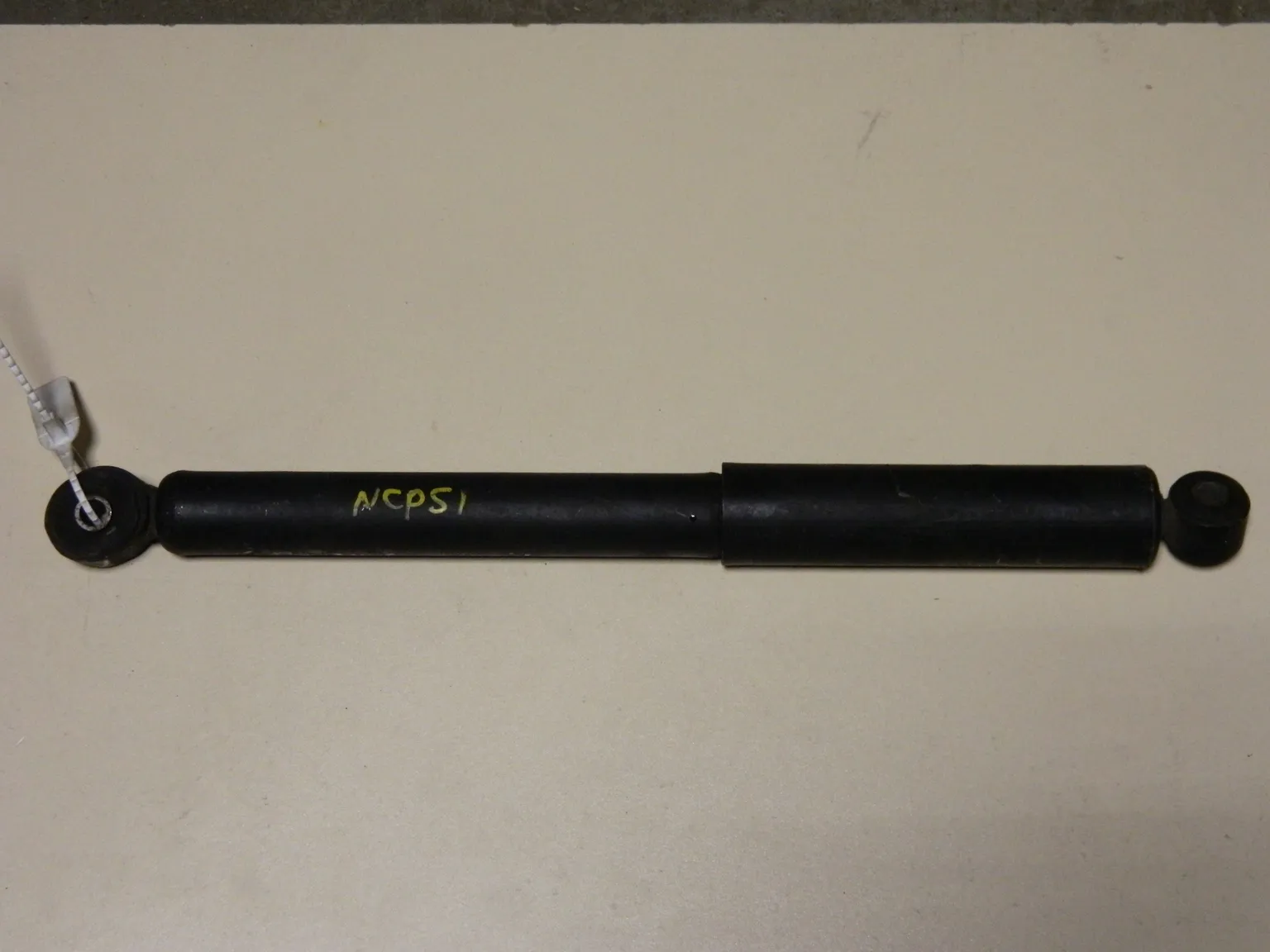 Амортизатор TOYOTA PROBOX NCP51 Зад (Контрактный) 45992004