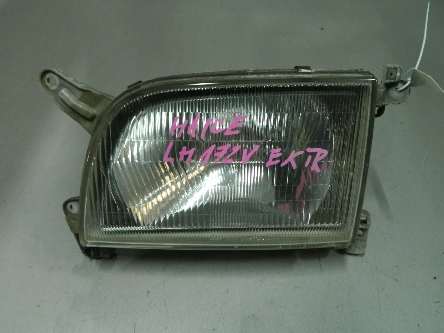 Фара TOYOTA HIACE LH178 Перед Лев 2689 (Контрактный) 03344417