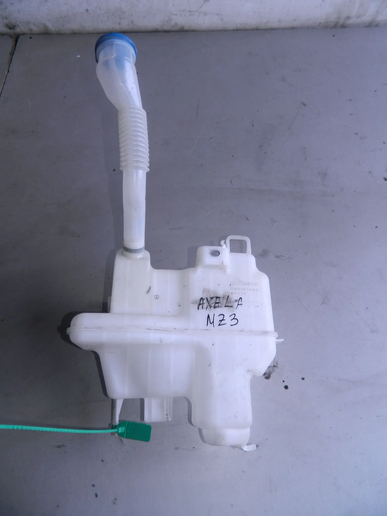 Бачок омывателя MAZDA MAZDA3 BM (Контрактный) 79591452