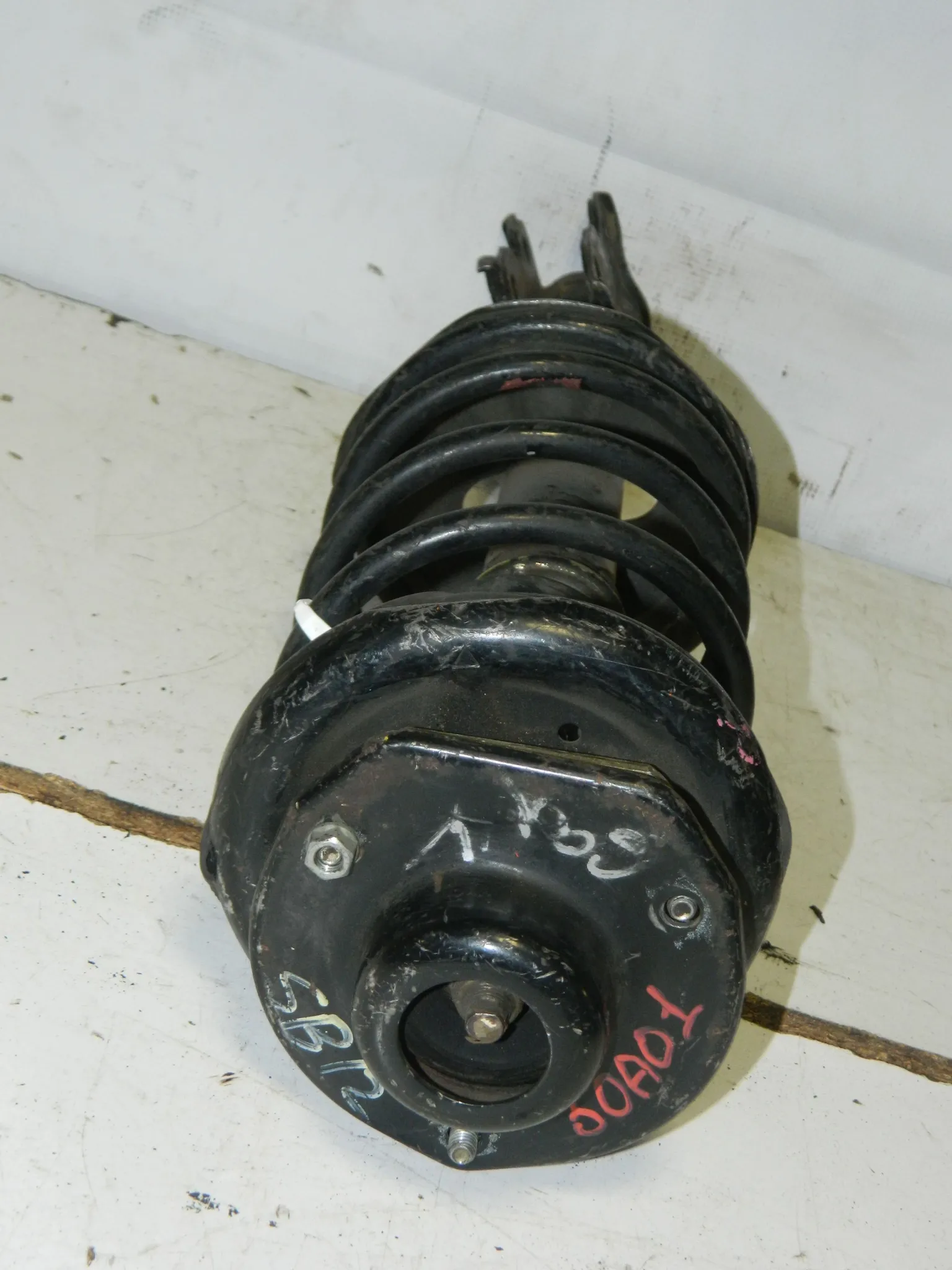 Стойка подвески NISSAN SUNNY SB12 Перед Прав (Контрактный) 45992487 5430250A01