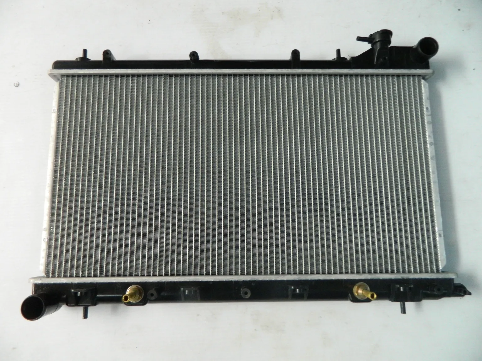 Радиатор охлаждения PANDAPARTS SUB0102 SUBARU Forester, Impreza