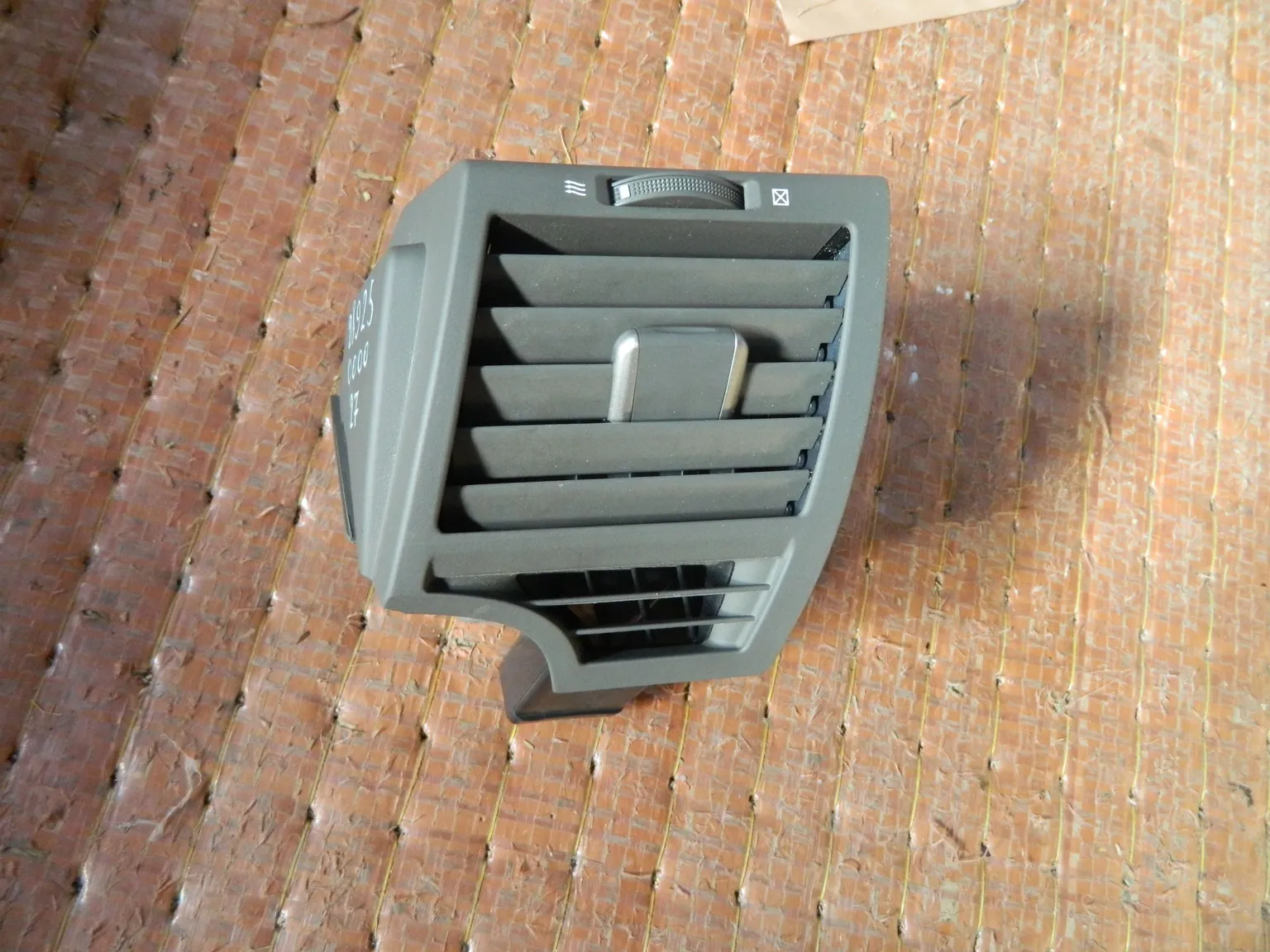 Дефлектор воздушный TOYOTA CAMRY ACV40 (Контрактный) 28925000075