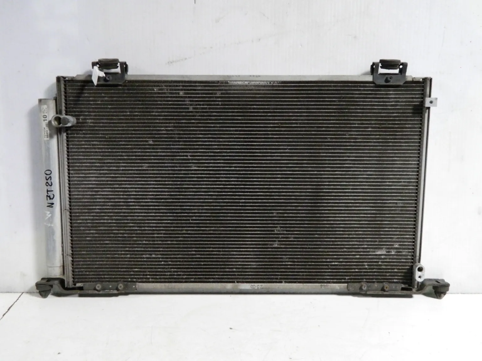 Радиатор кондиционера TOYOTA AVENSIS AZT250 (Контрактный) 69586457