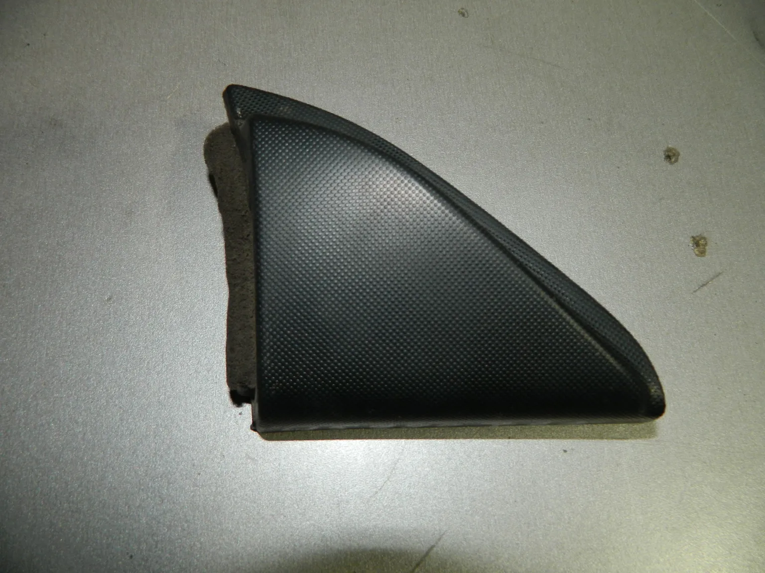 Уголок внутренний TOYOTA COROLLA E120 Перед Прав (Б/У) 45990785 6749112460