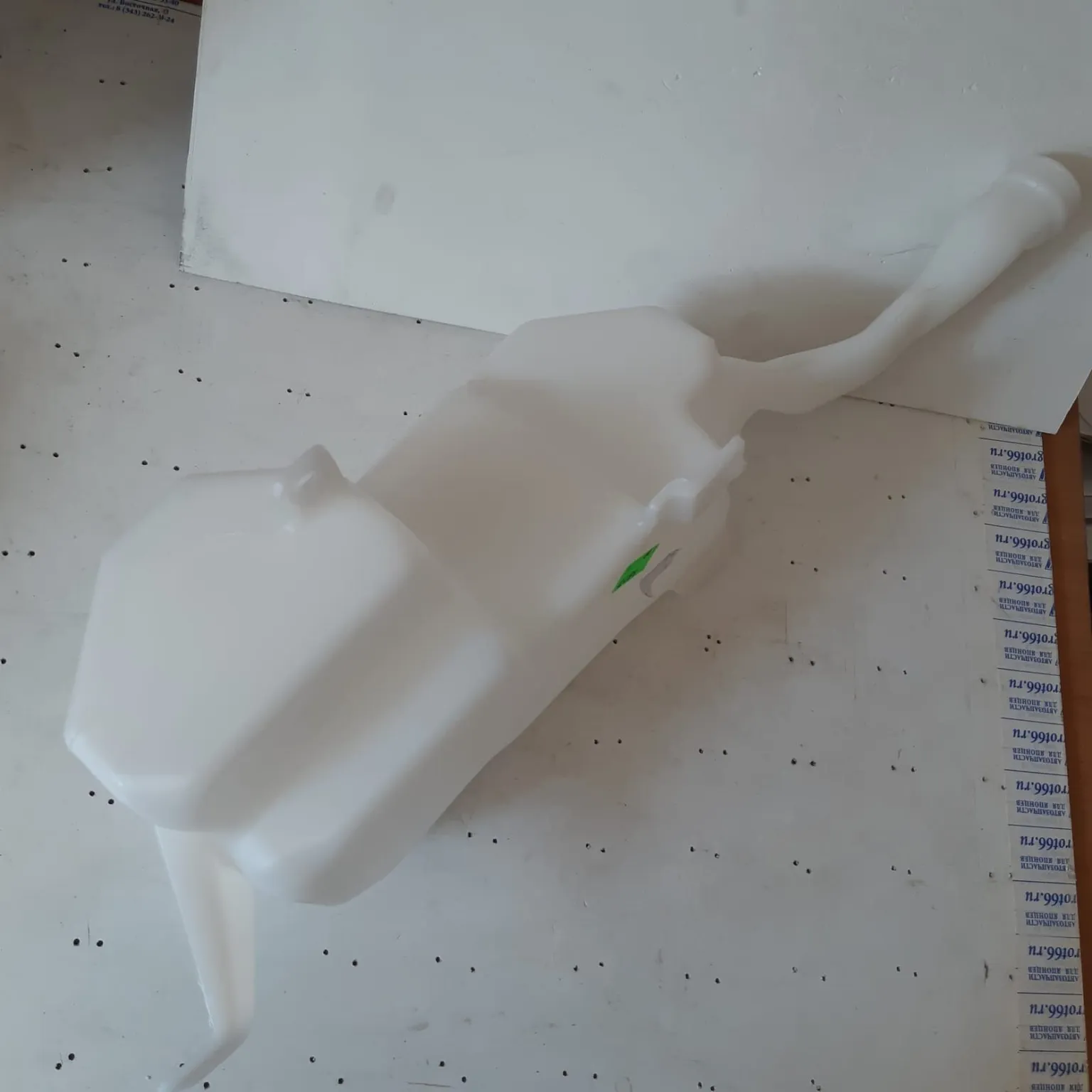 Бачок омывателя SUZUKI 3845079J11000 SUZUKI SX4