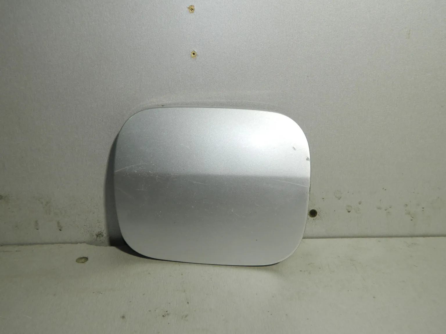 Лючок бензобака TOYOTA COROLLA E120 (Б/У) 45993900