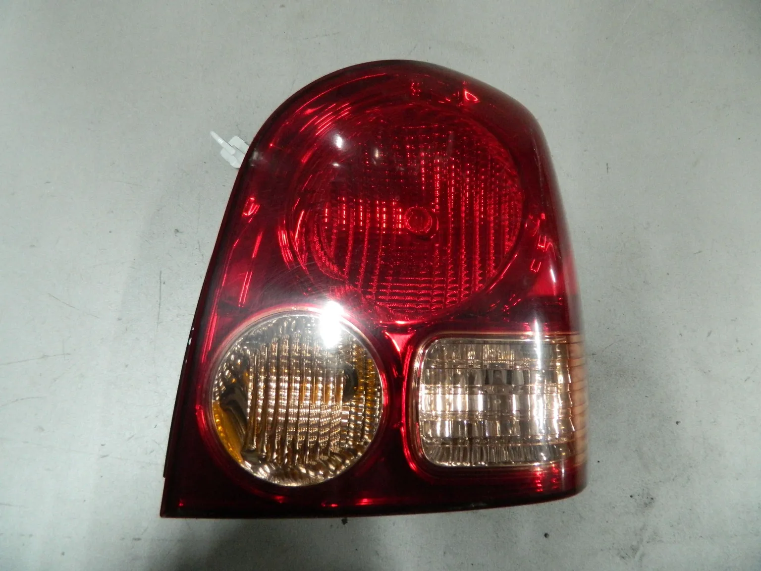 Фонарь MITSUBISHI DION CR6W Зад Прав 1063 (Контрактный) 68000995