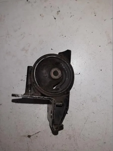 Подушка двигателя TOYOTA PREMIO ZZT240 Перед Лев (Кoнтрактный)