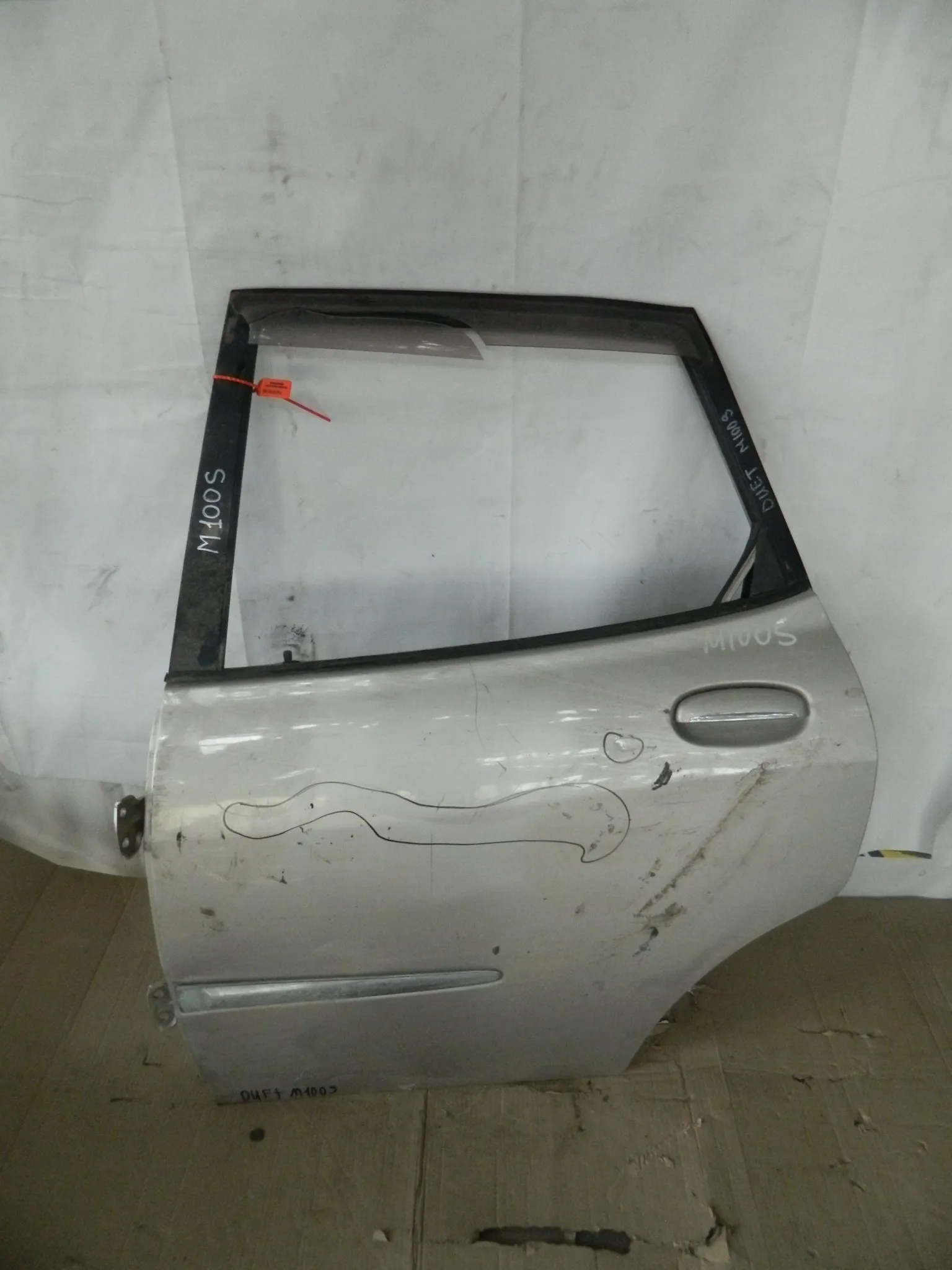 Дверь TOYOTA DUET M100A Зад Лев (Контрактный) 65243254 6700497201