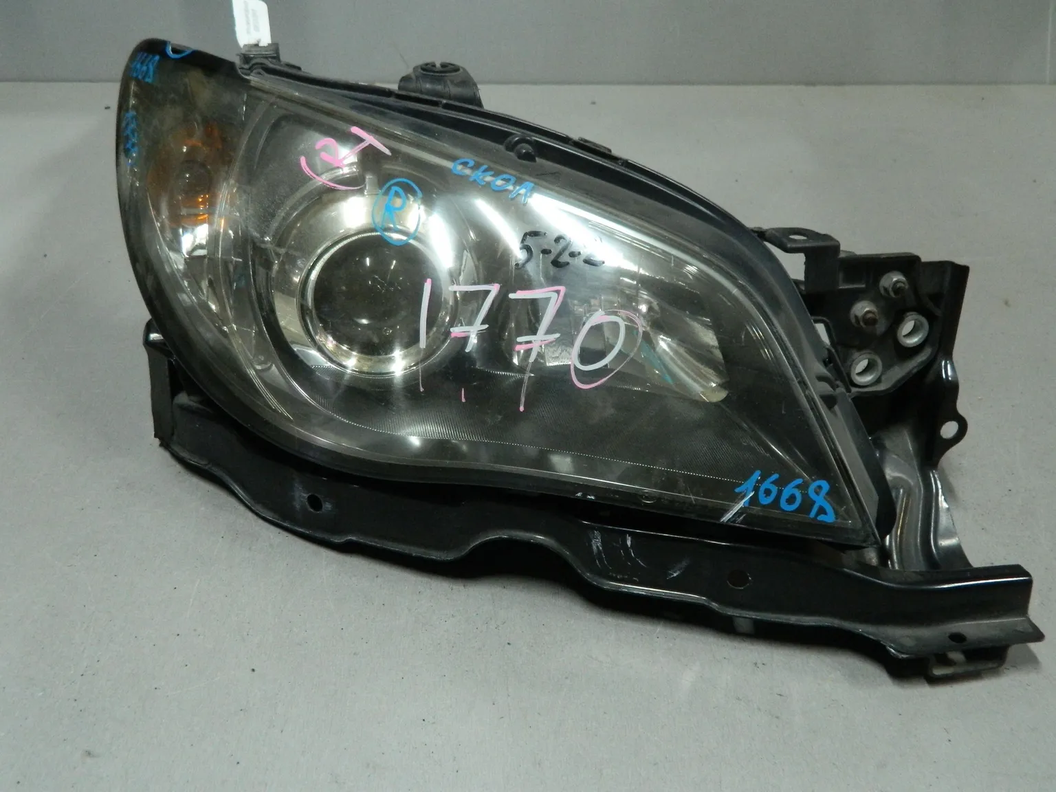 Фара SUBARU IMPREZA GG2 Перед Прав (Контрактный) 68000817