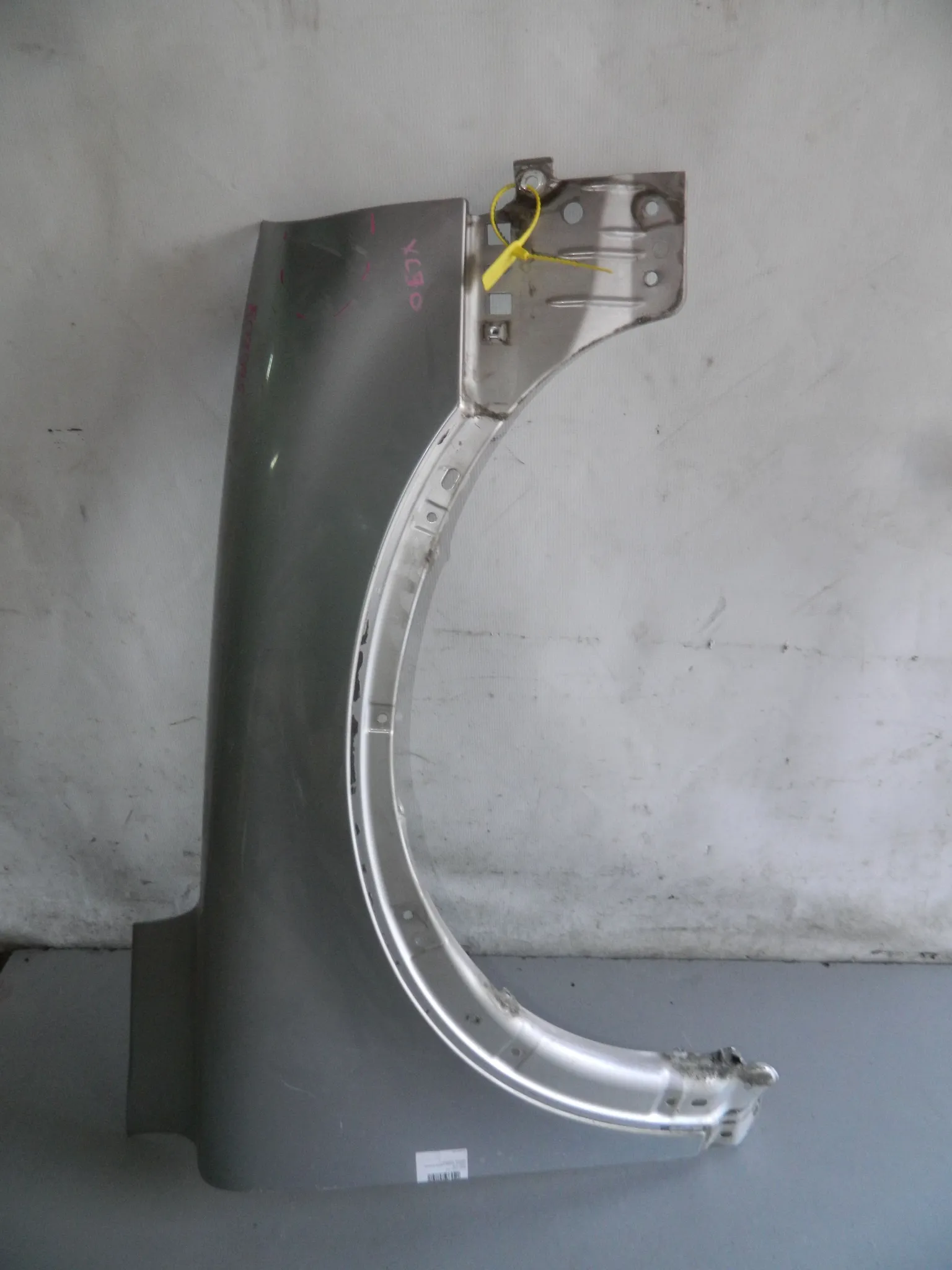 Крыло VOLVO XC90 Перед Прав (Контрактный) 79768779