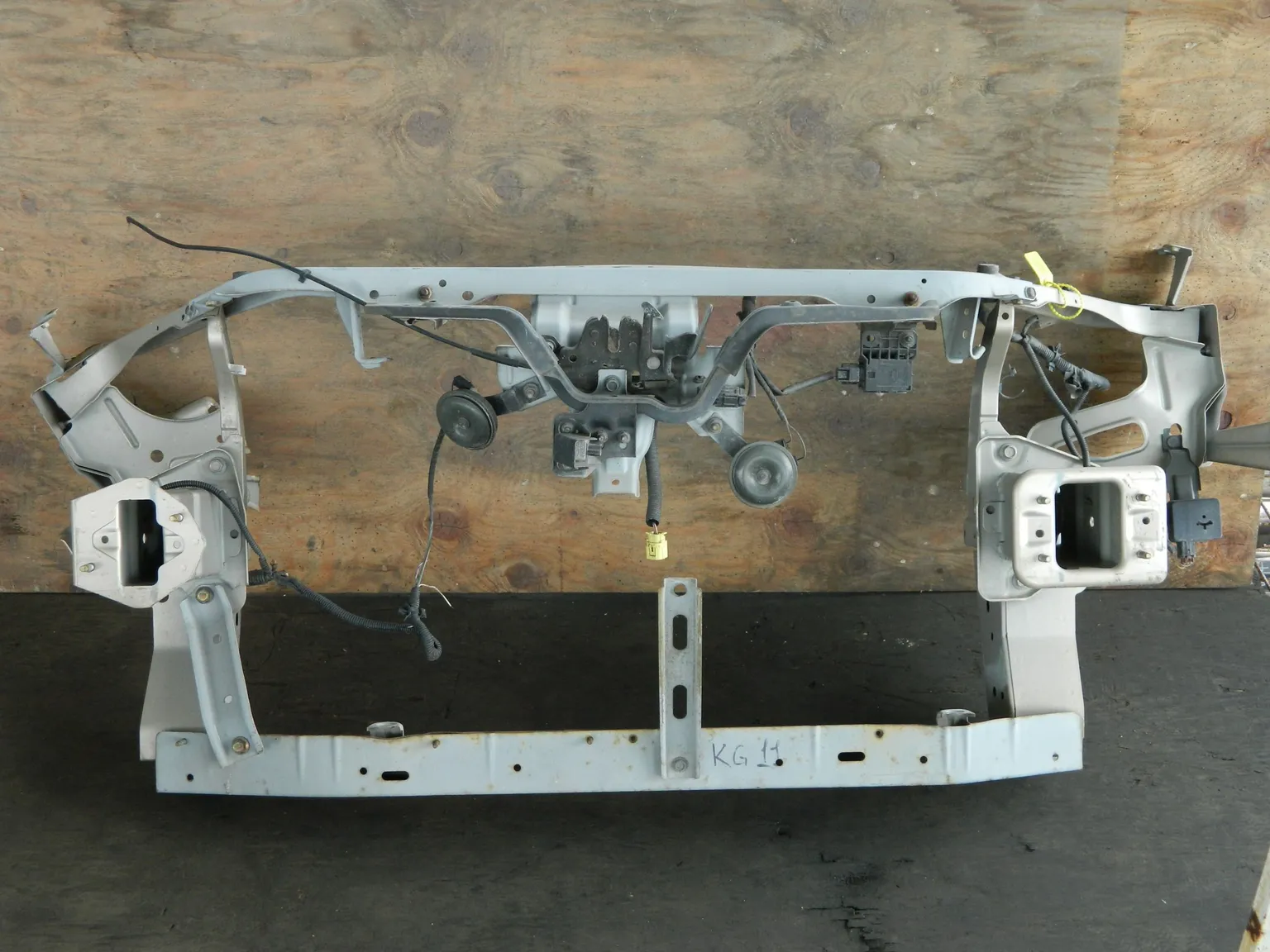 Рамка радиатора NISSAN BLUEBIRD SYLPHY KG11 (Контрактный) 94584346