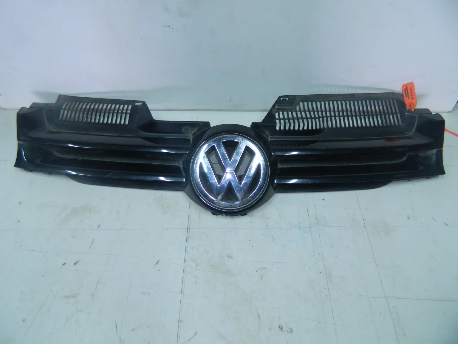 Решетка радиатора VOLKSWAGEN GOLF 1K5 (Контрактный) 65243454