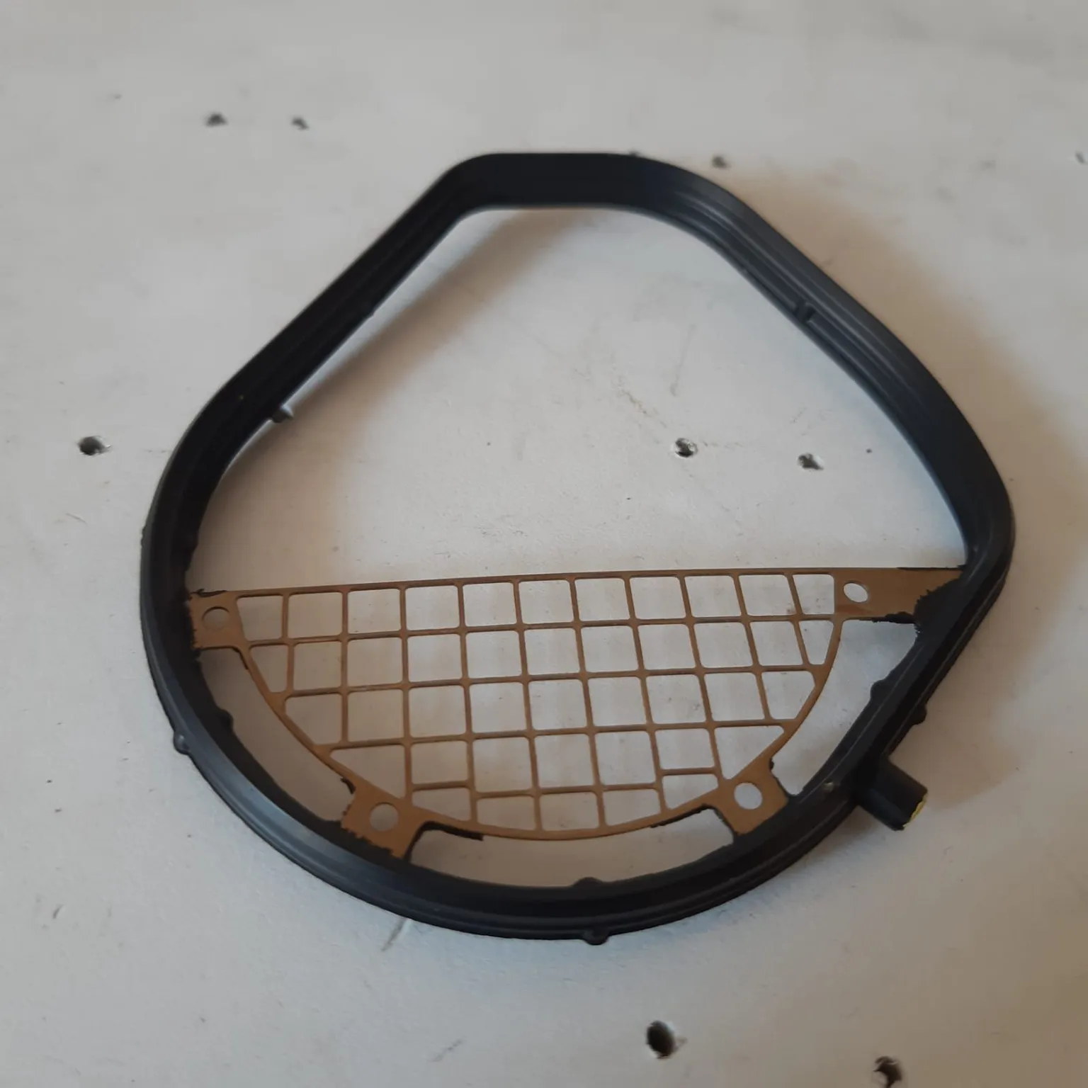 Прокладка дроссельной заслонки TOYOTA 2227122070 TOYOTA AURIS, AURIS/HYBRID (UKP), AVENSIS, COROLLA,