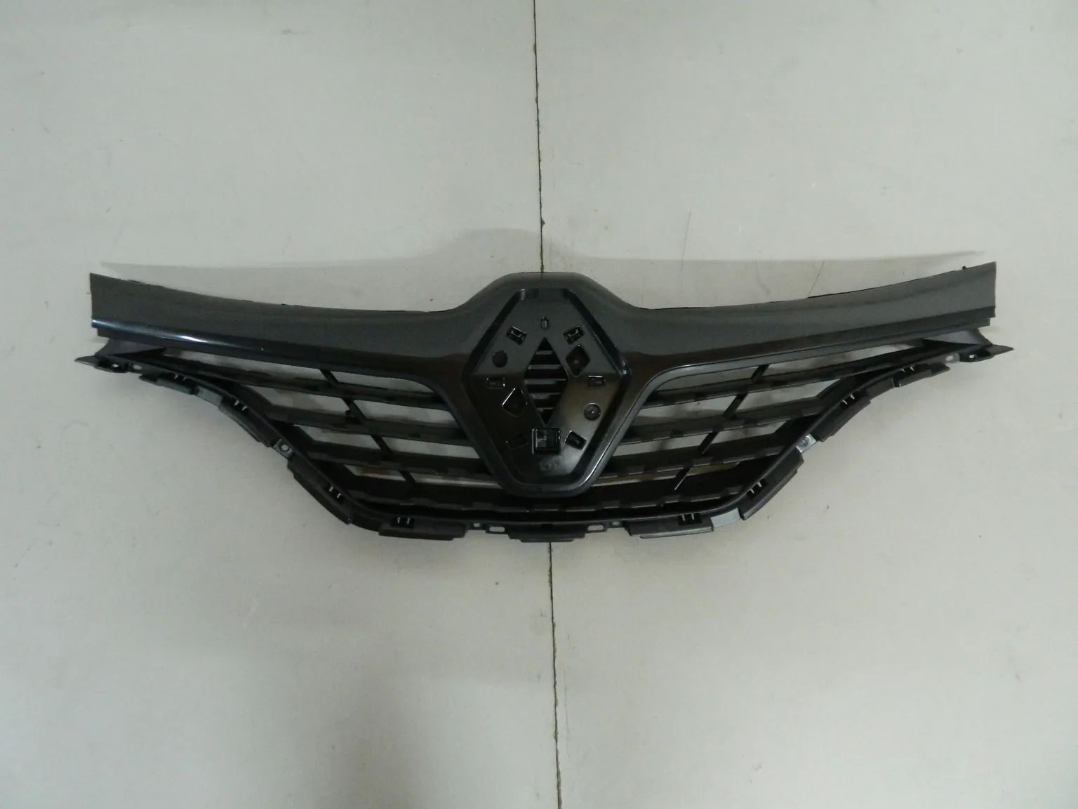 Решетка радиатора JORDEN JH07KAP007A RENAULT KAPTUR