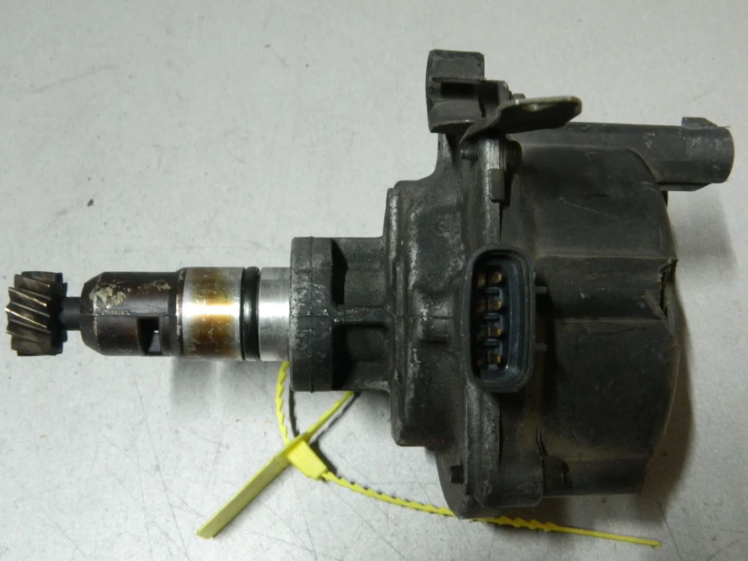 Трамблер TOYOTA 1GFE (Контрактный) 79780046