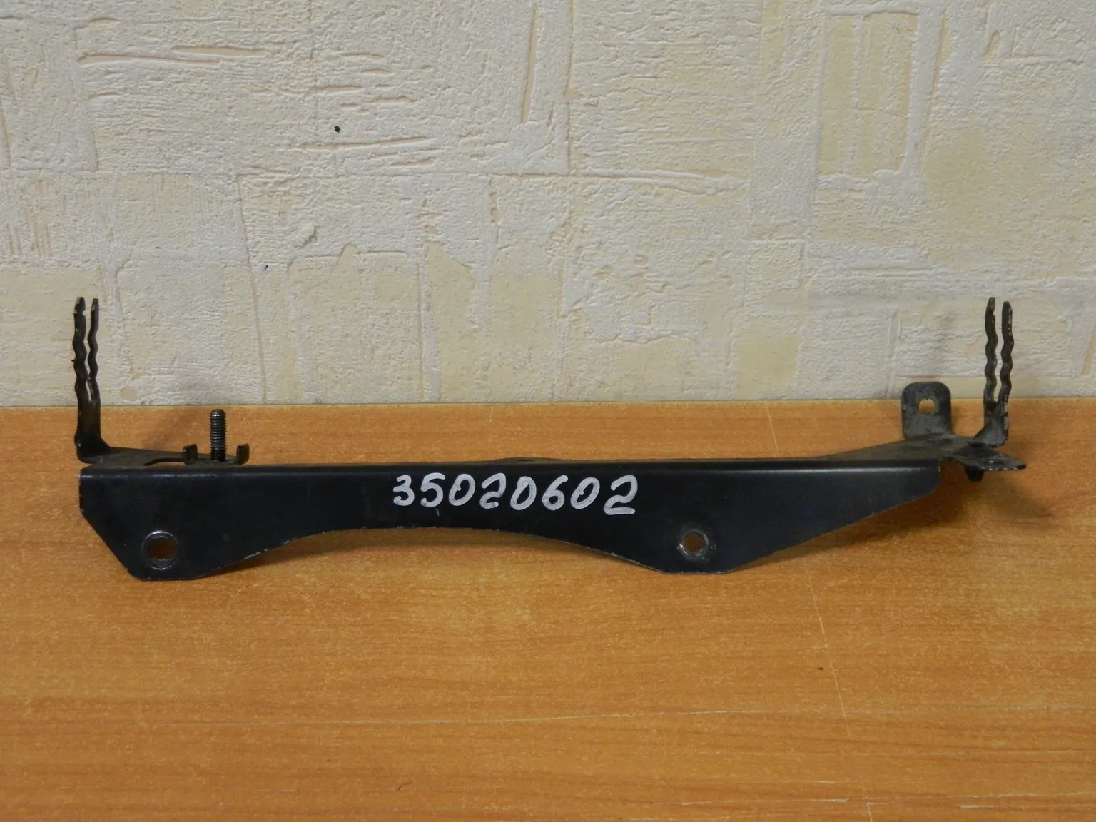 Кронштейн AUDI Q7 4L BAR (Б/У) 35020602 079971845F