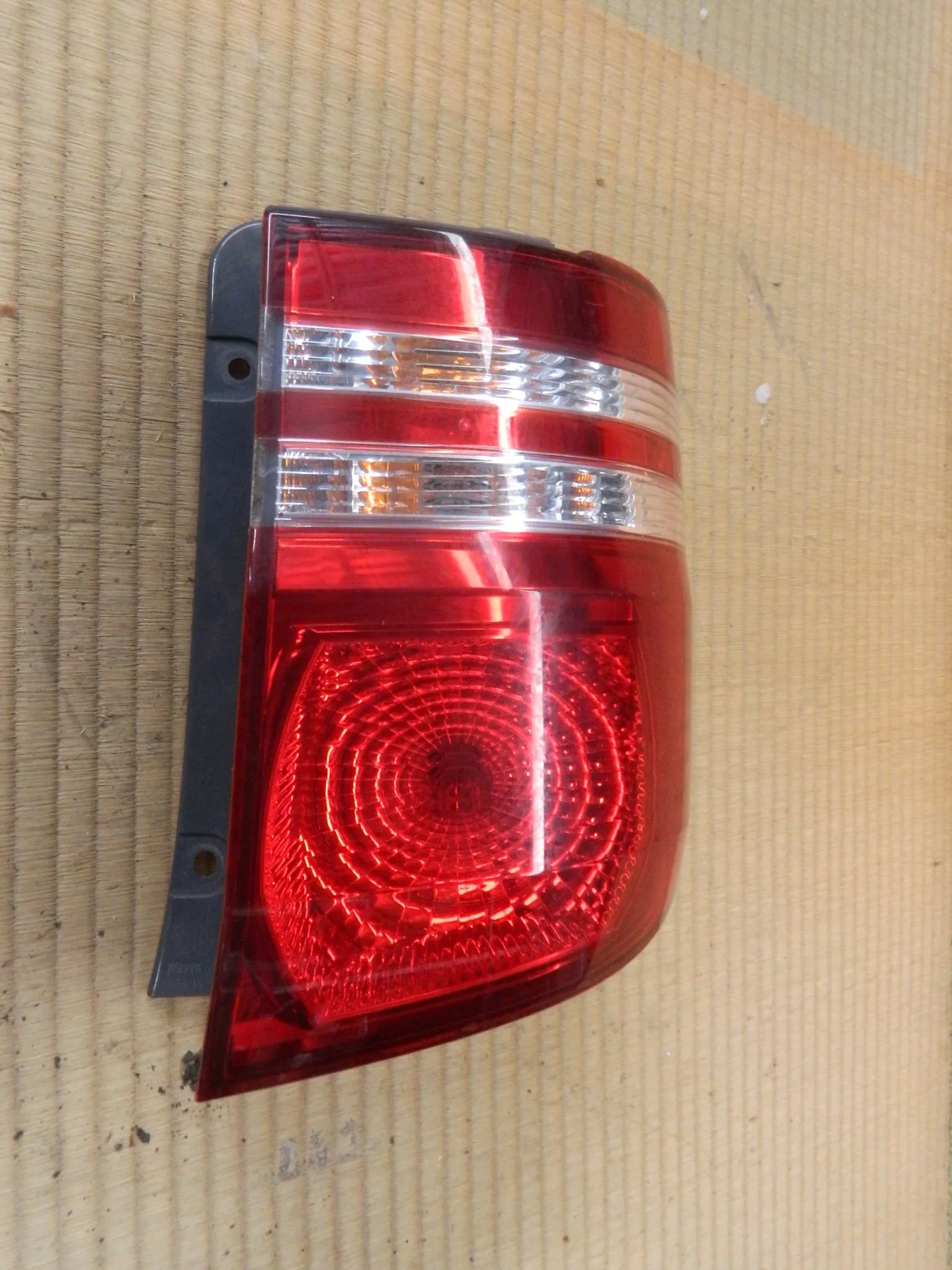 Фонарь TOYOTA ALPHARD ANH10 Зад Прав 5818 (Контрактный) 33795054