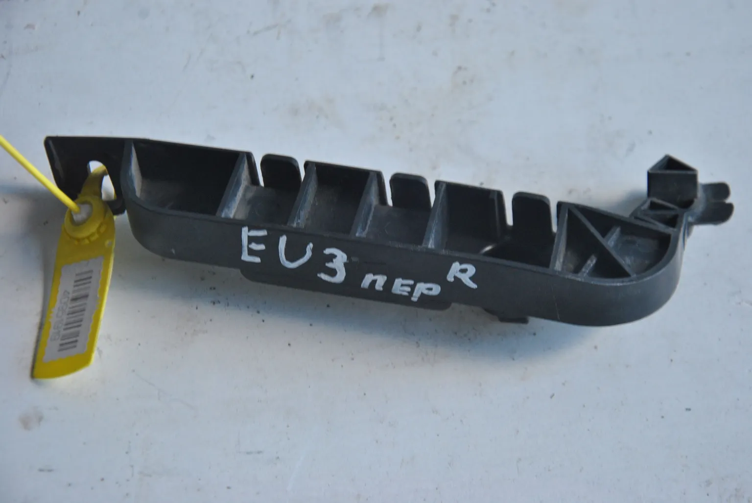 Крепление бампера HONDA CIVIC EU3 Перед Прав (Контрактный) 40951919