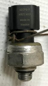 Датчик давления кондиционера NISSAN 42CP8-9 (Контрактный)