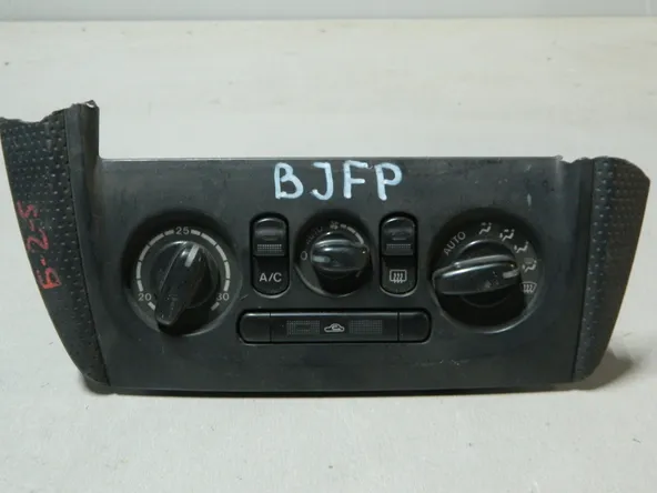 Блок управления климат-контролем MAZDA FAMILIA BJFP (Контрактный) 81540622